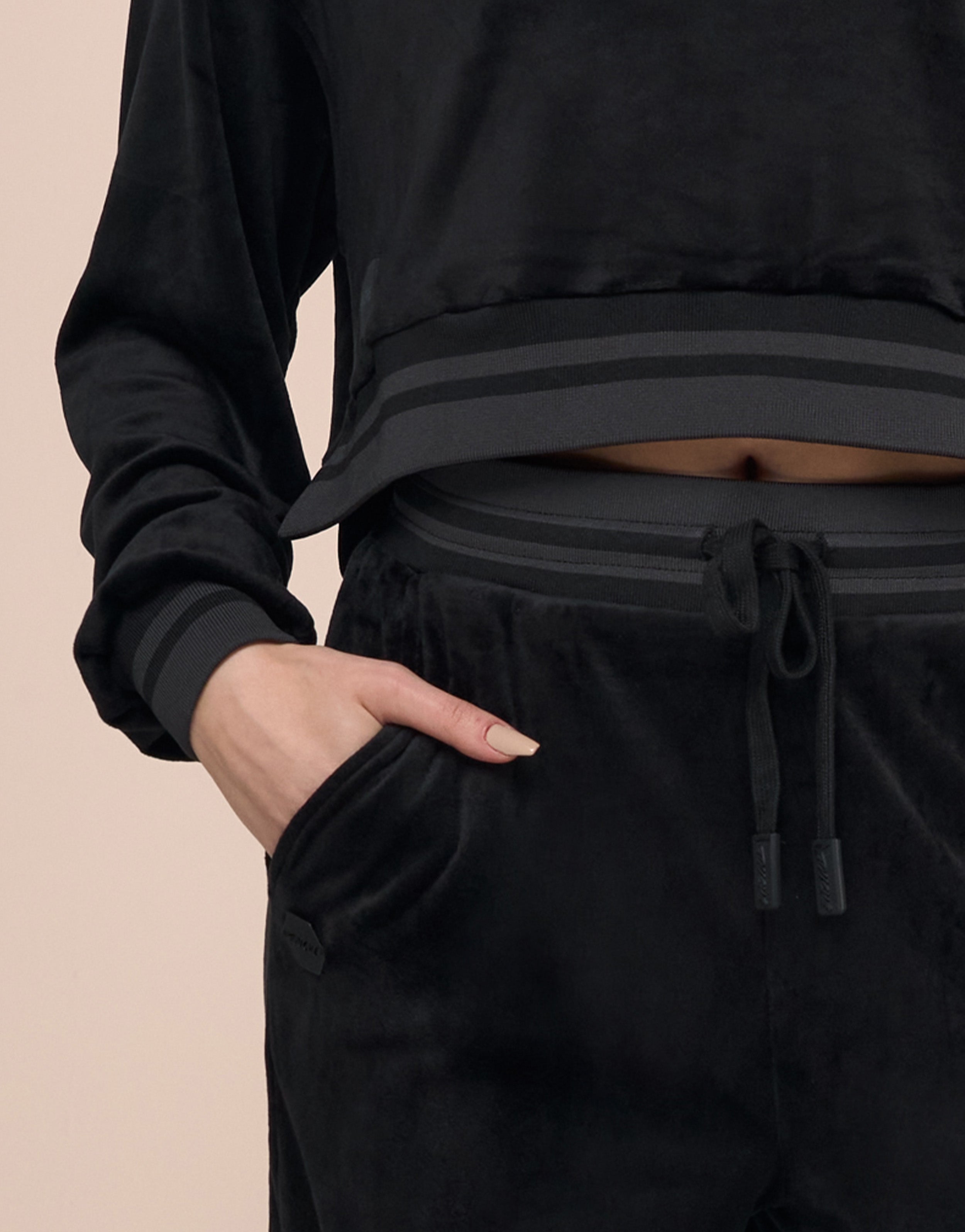 LEGEND BLACK HOODIE