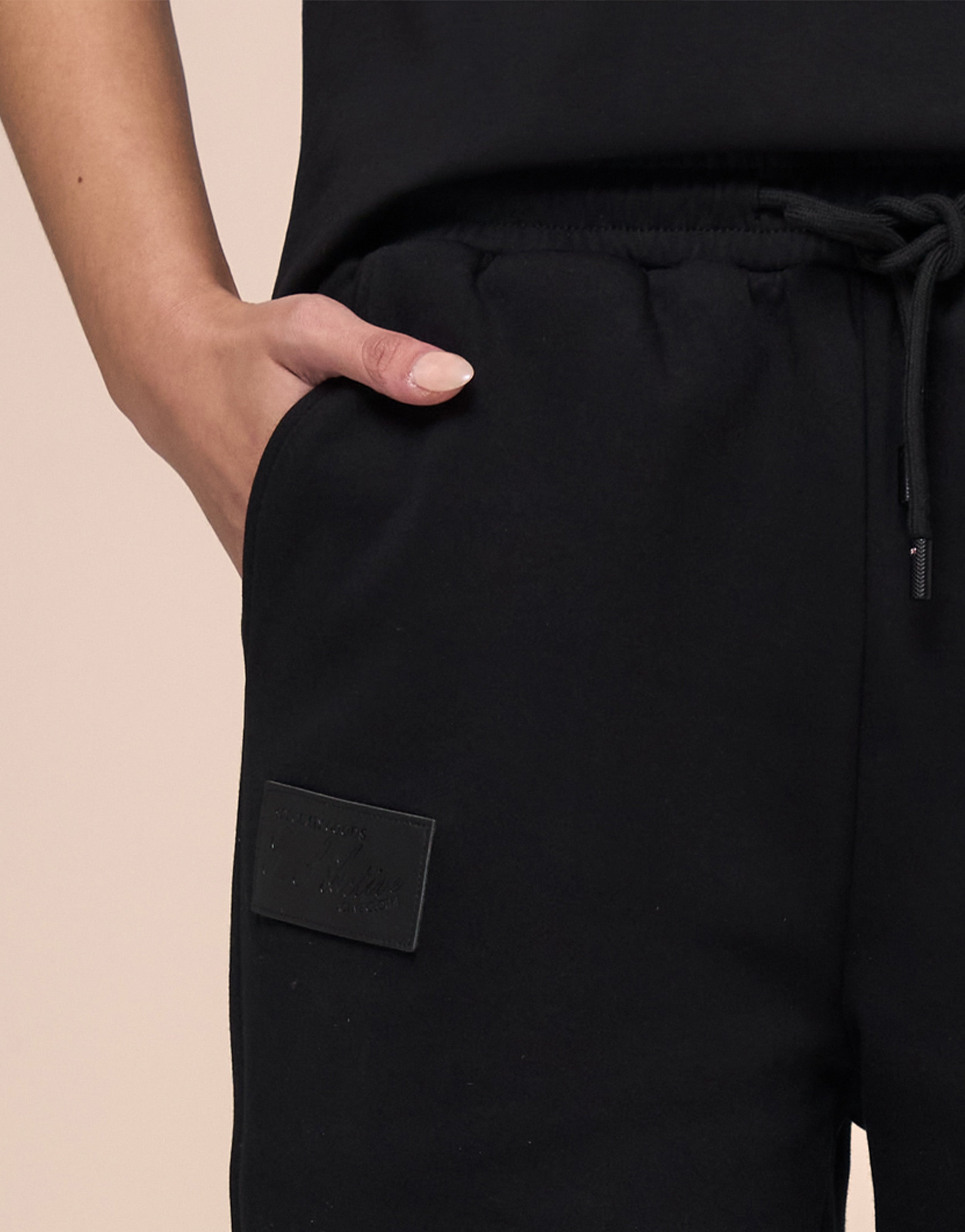 VERSALLES BLACK JOGGER