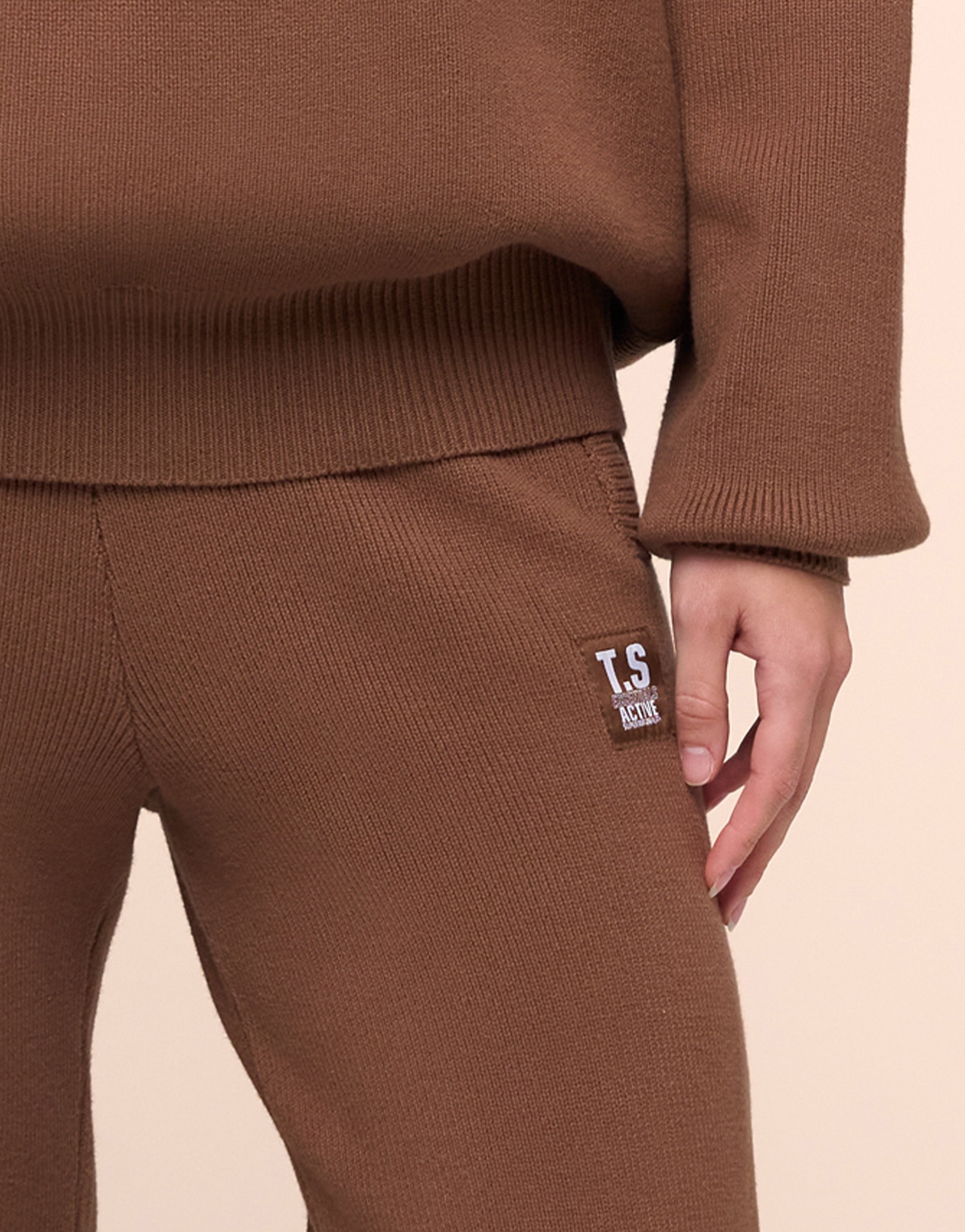 KNITTED MOCHA JOGGER