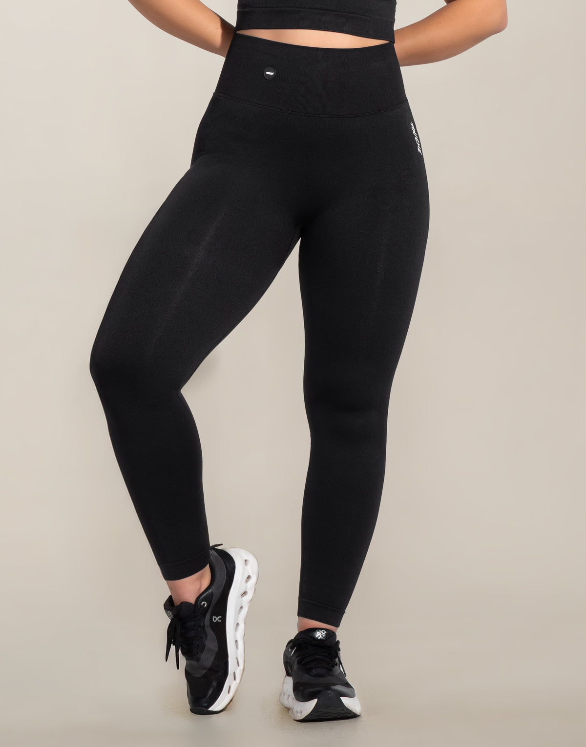 ENDURE BLACK SEAMLESS