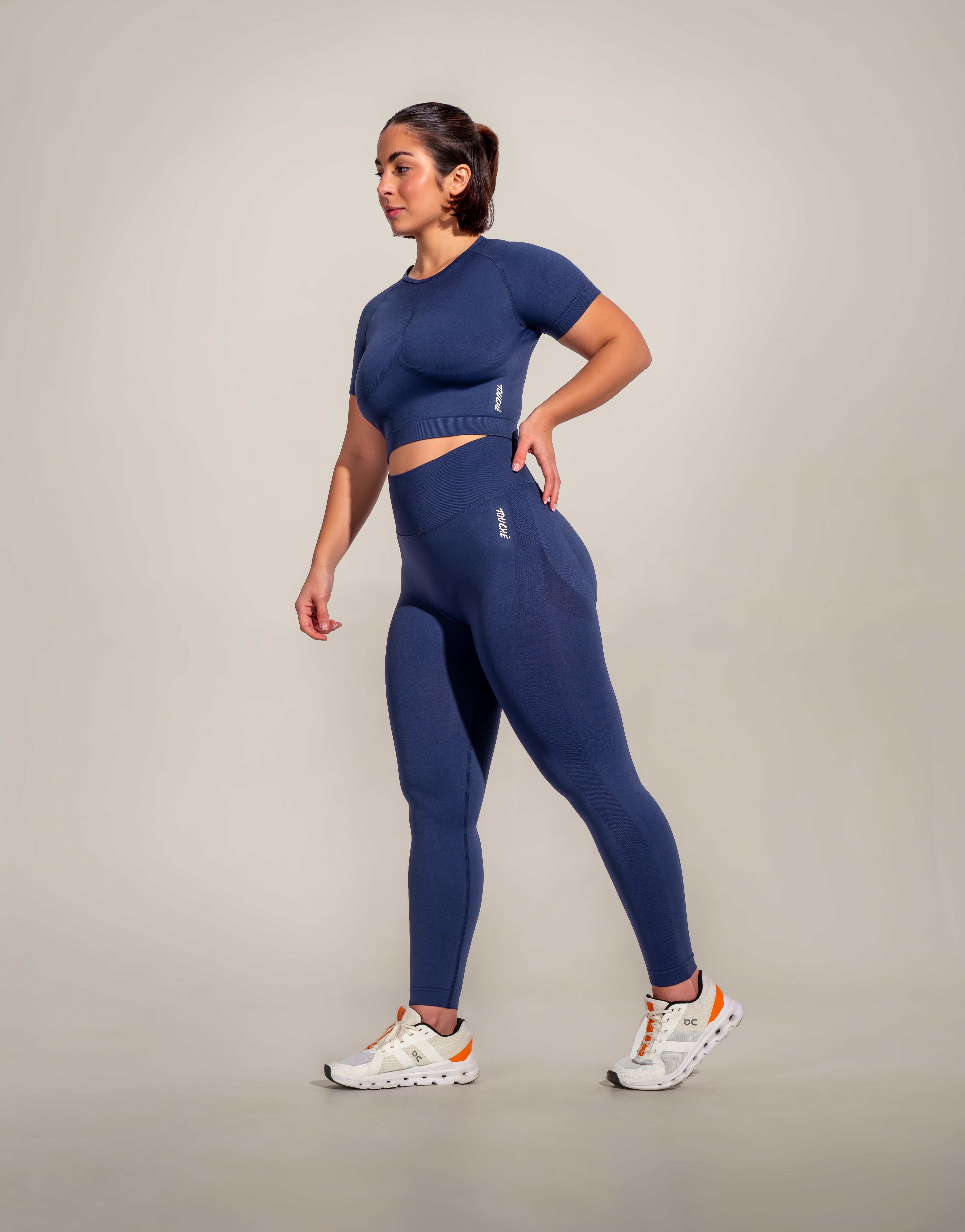 ENDURE NAVY TOP SEAMLESS