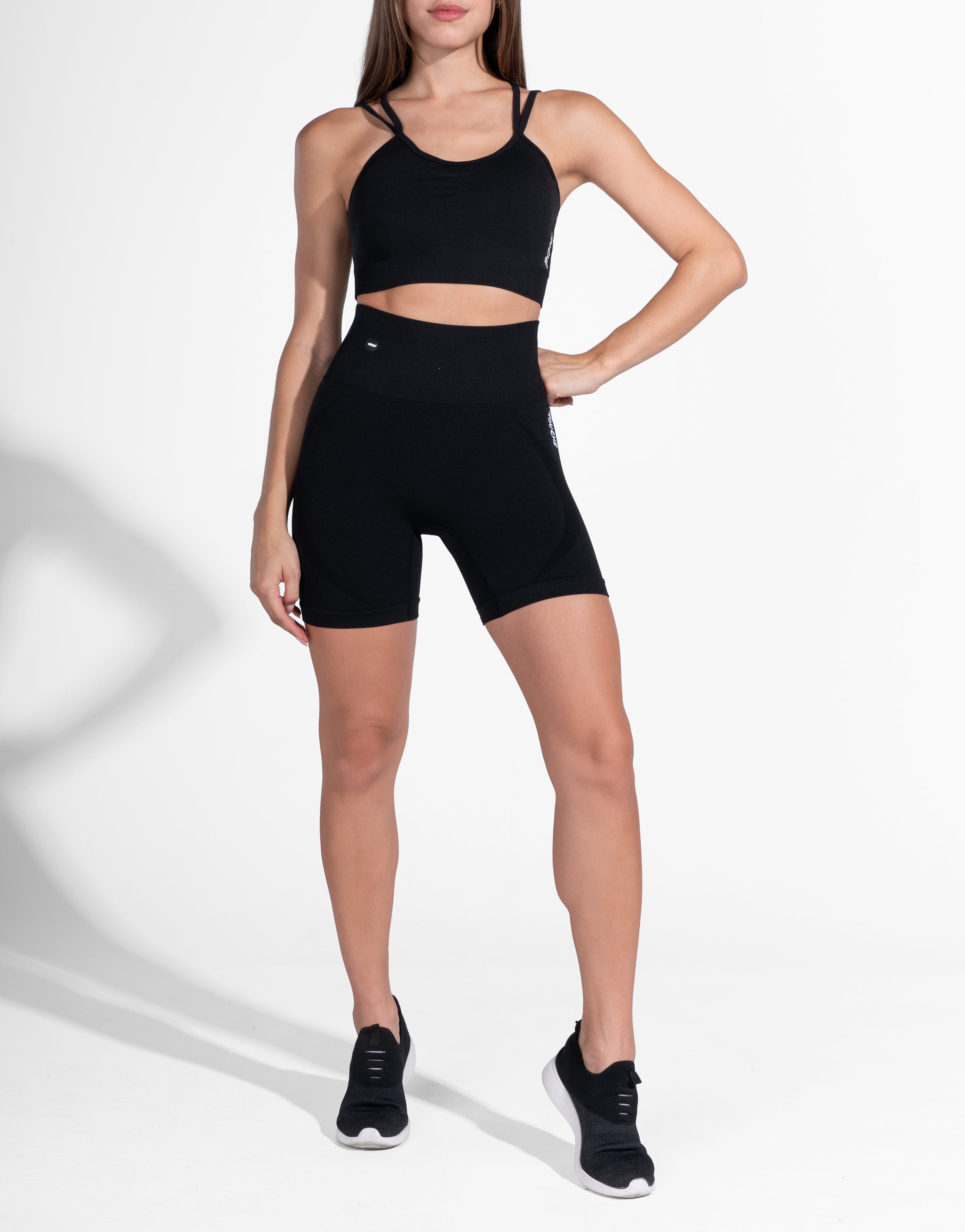 AERO BLACK SHORT SEAMLESS