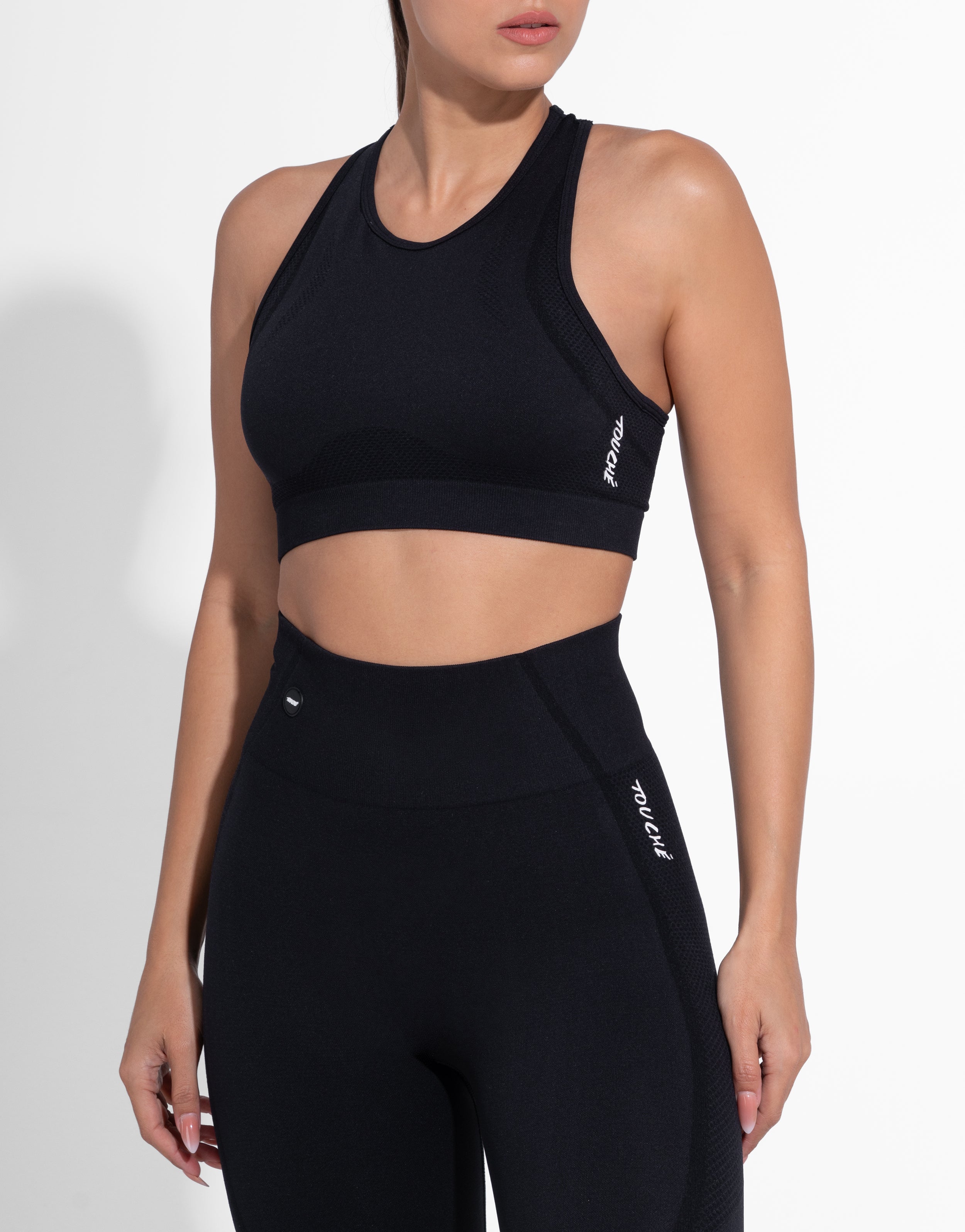 BASIC BLACK SEAMLESS TOP