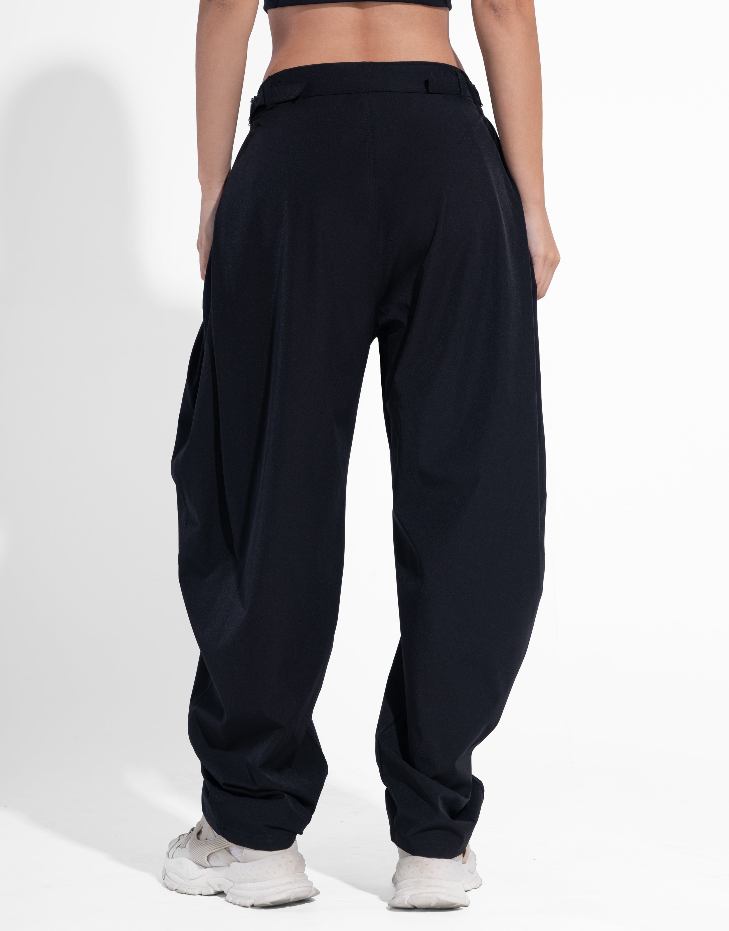 BAGGY BLACK JOGGER