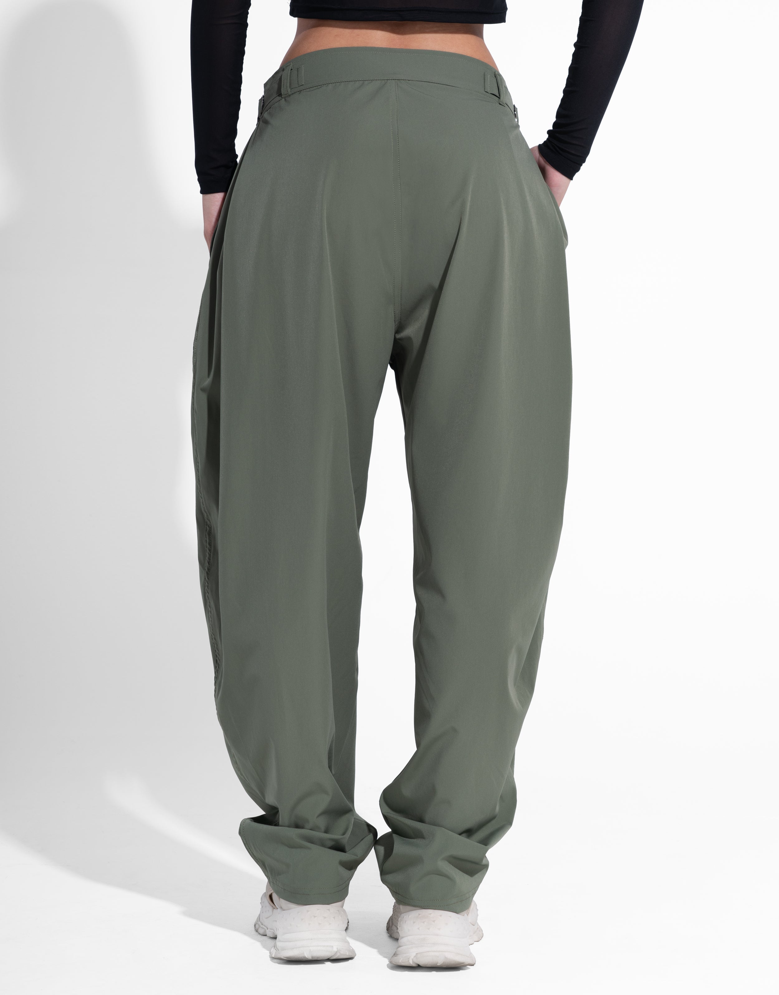 BAGGY OLIVE JOGGER