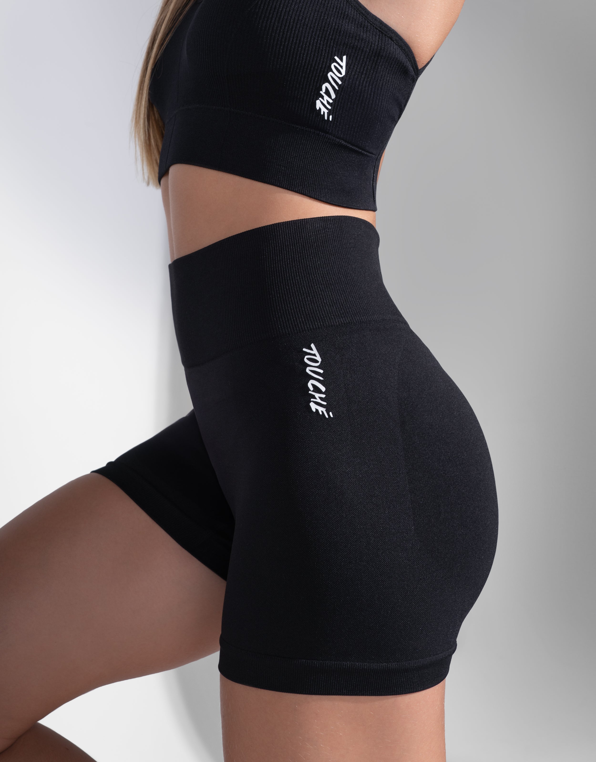 CHICK BLACK SHORT SEAMLESS