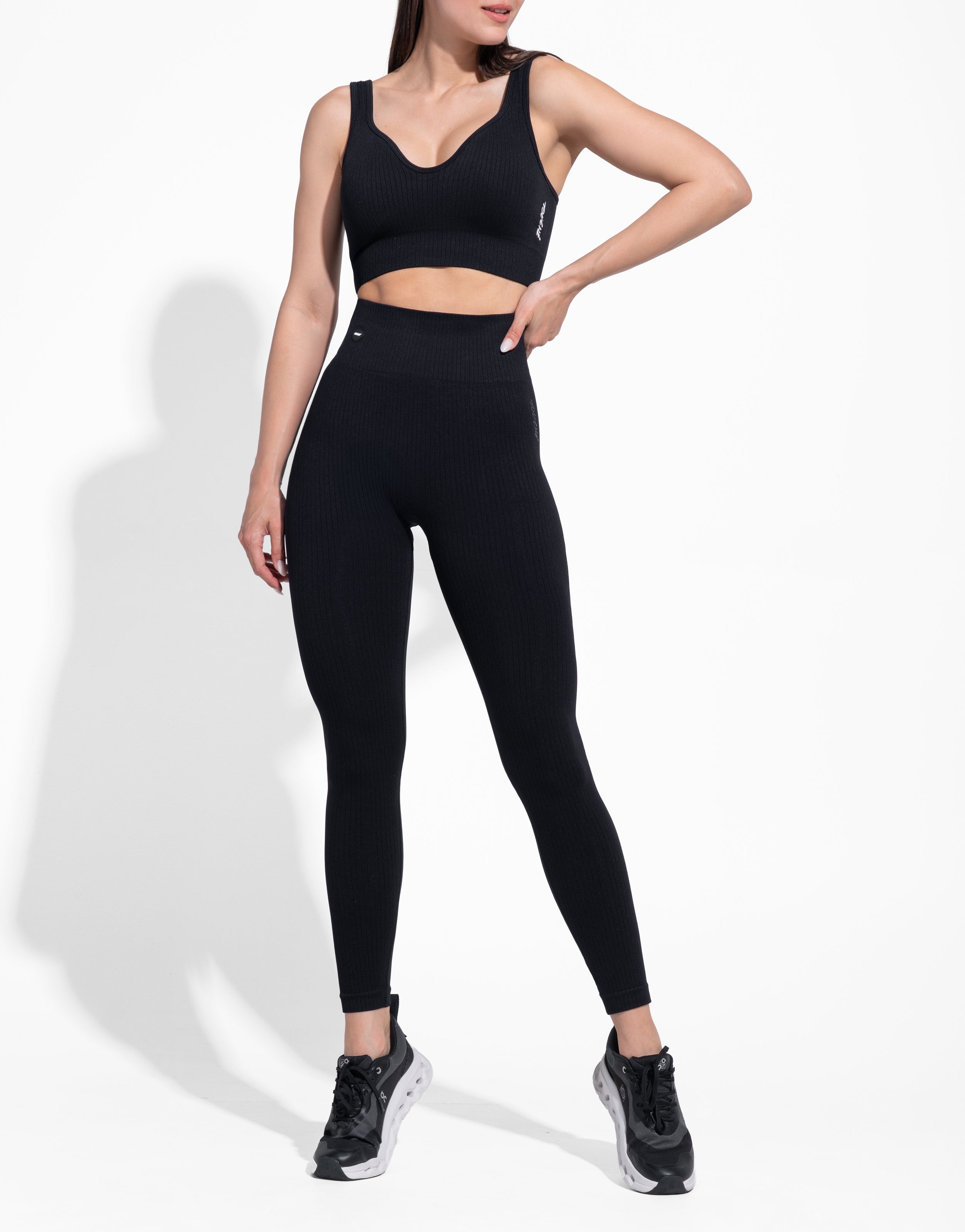 CURVE BLACK TOP SEAMLESS