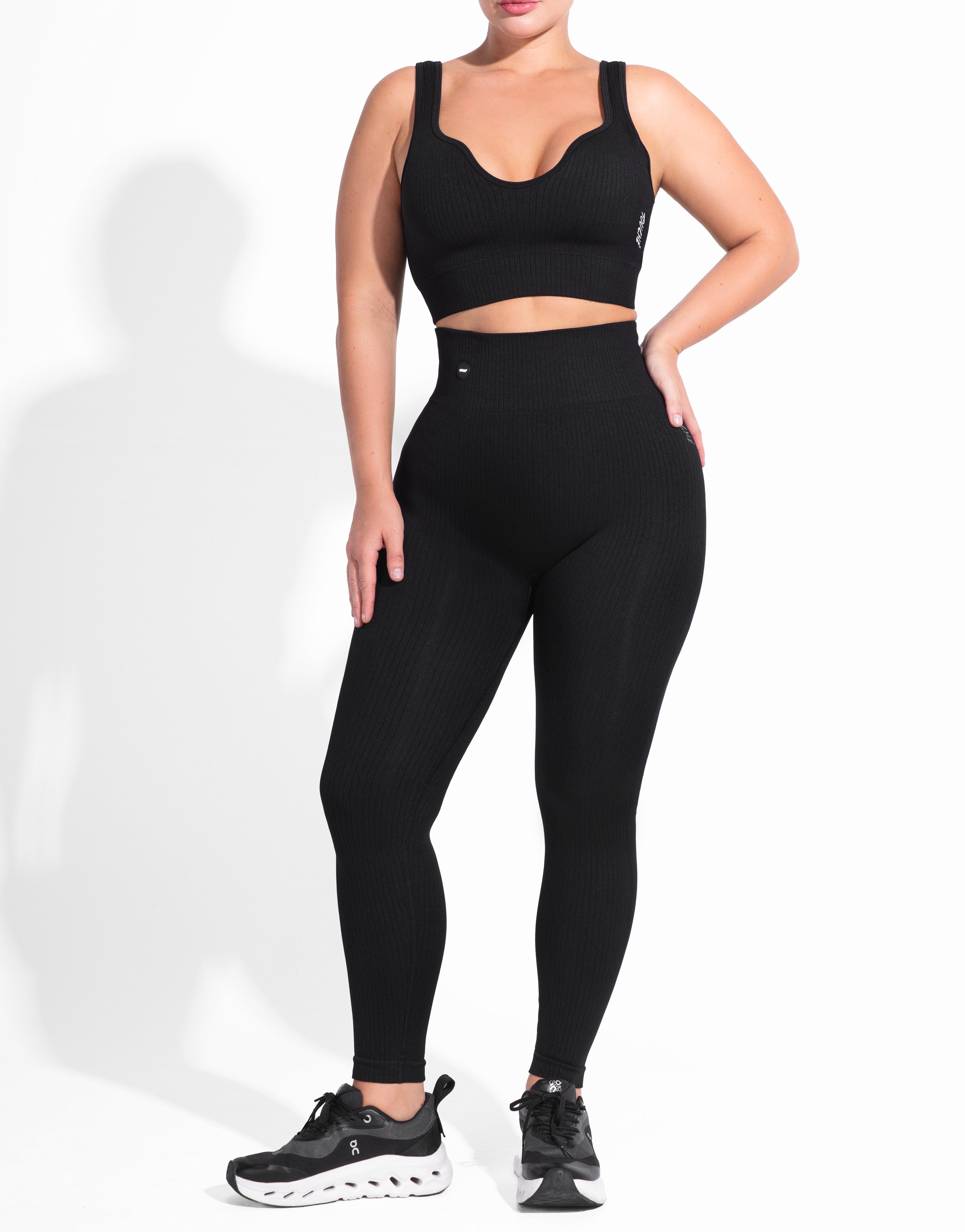 CURVE BLACK TOP SEAMLESS