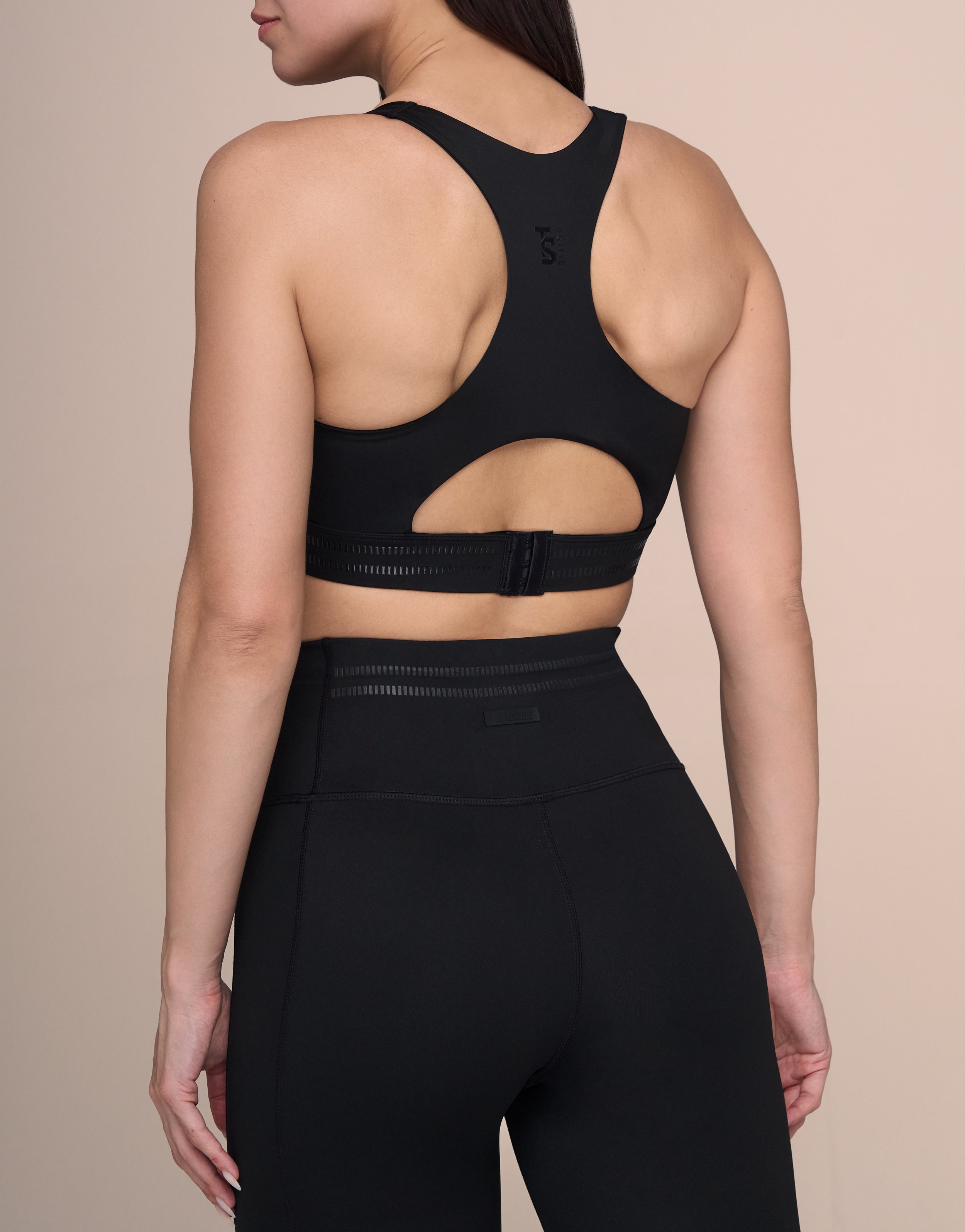 BLACK WILD PITCH TOP