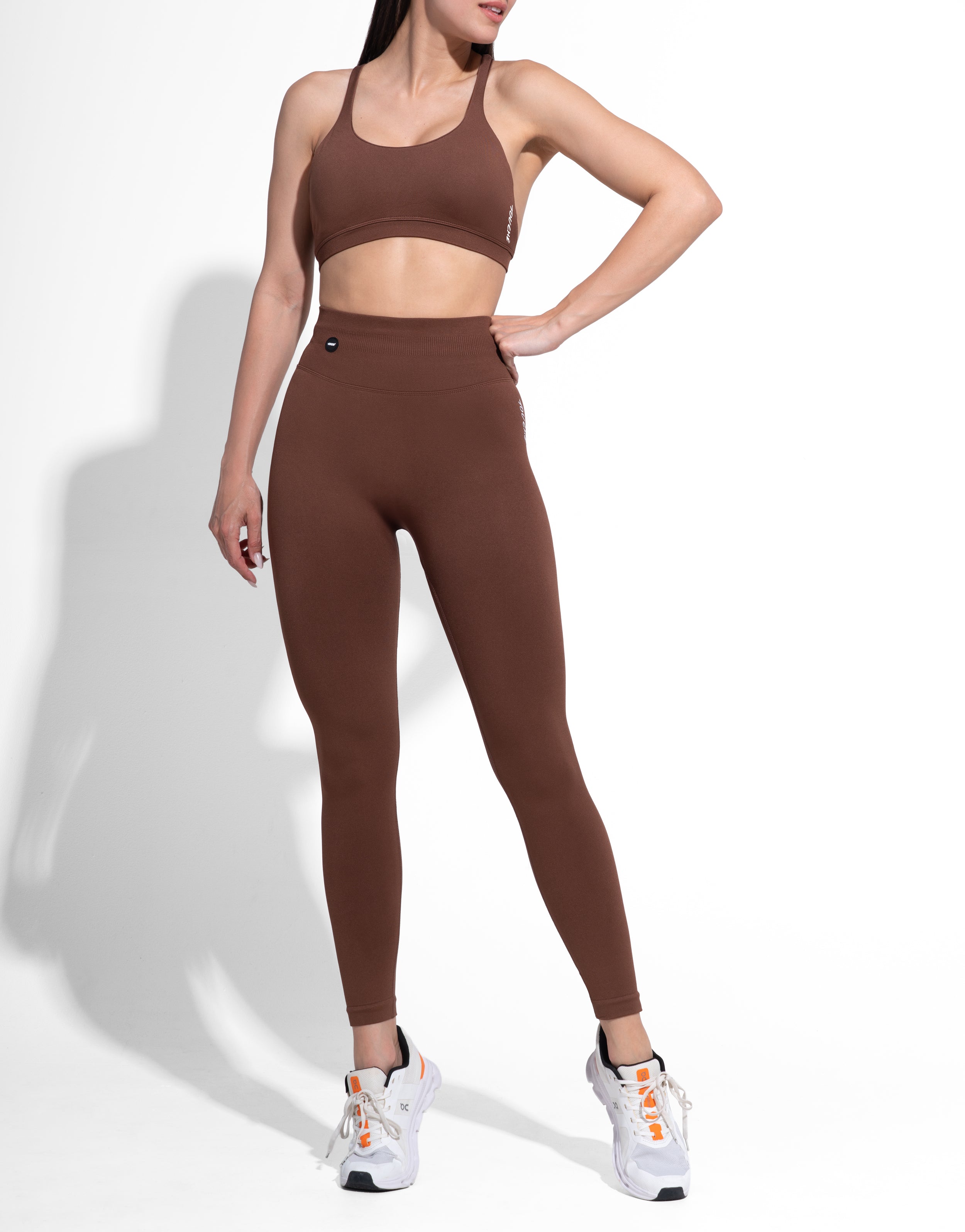 ELASTIC MOCHA TOP SEAMLESS