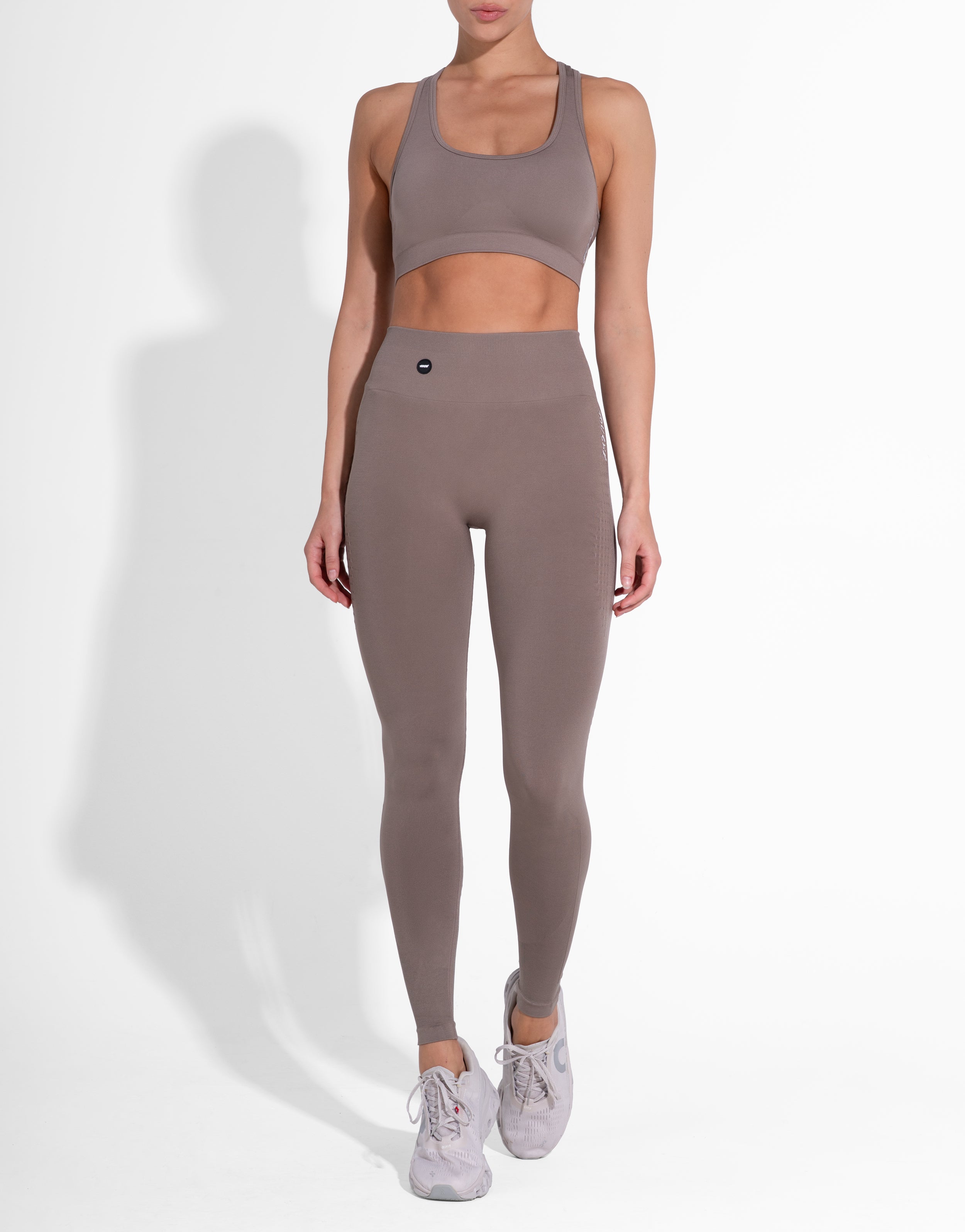 FLOW BEIGE TOP SEAMLESS