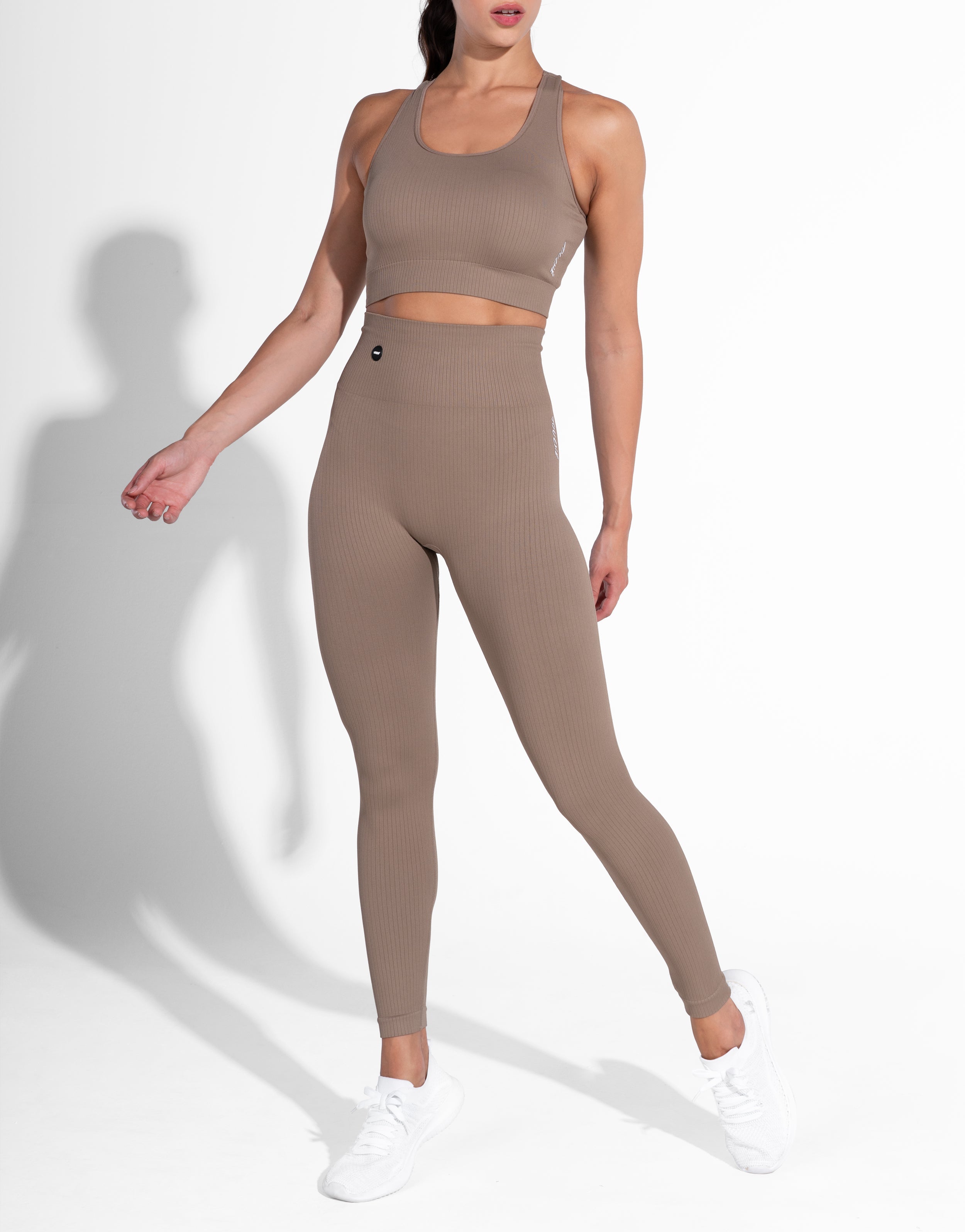 FANCY BROWN TOP SEAMLESS