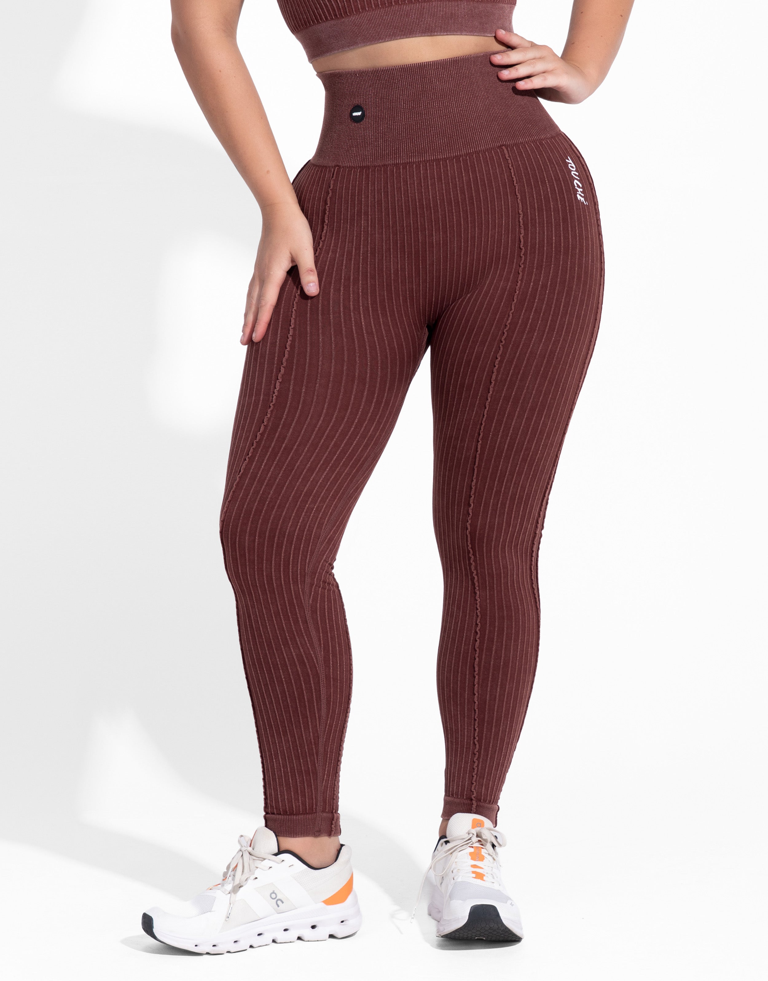 SPENT BURGUNDY SEAMLESS