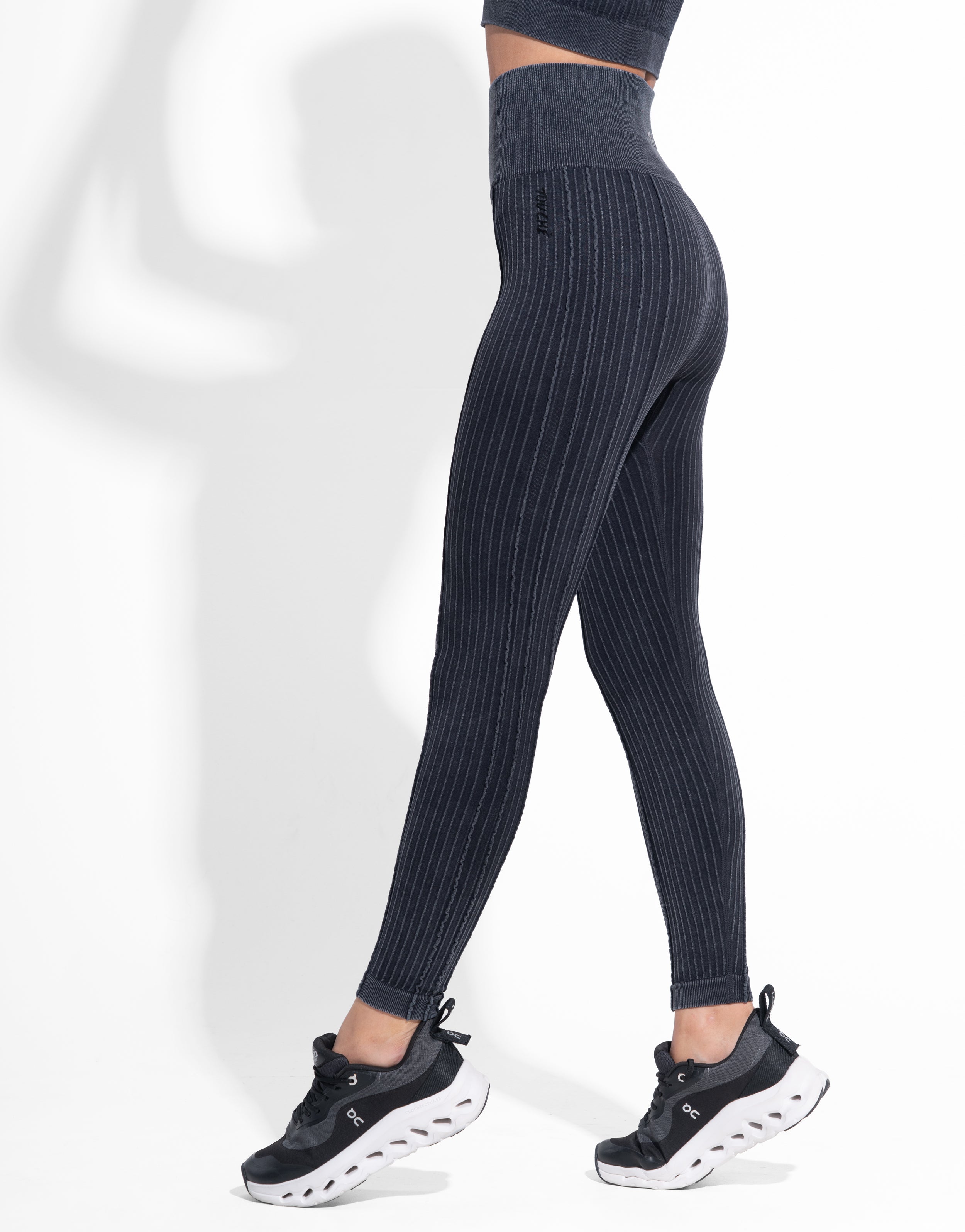 SPENT BLACK SEAMLESS