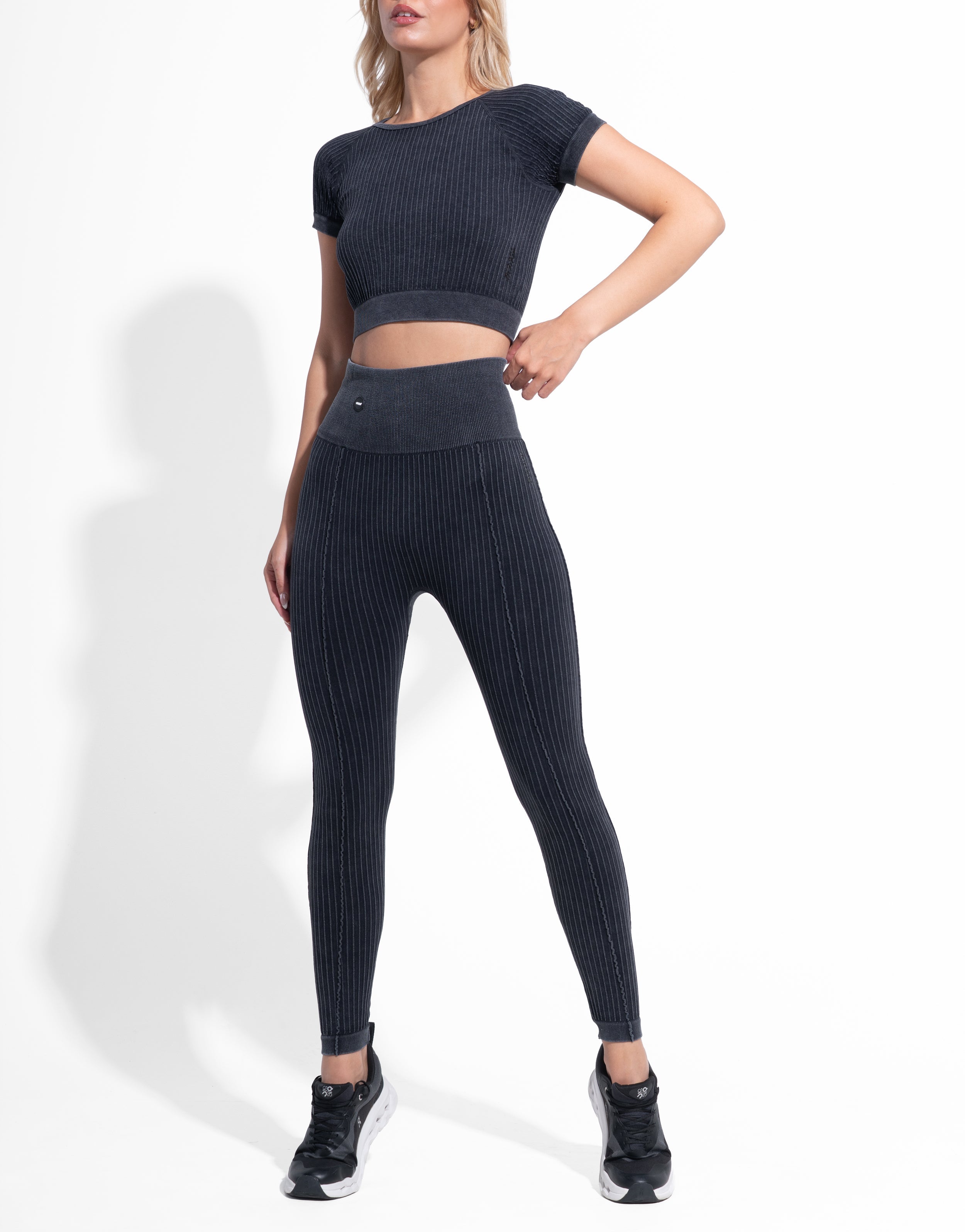 SPENT BLACK SEAMLESS