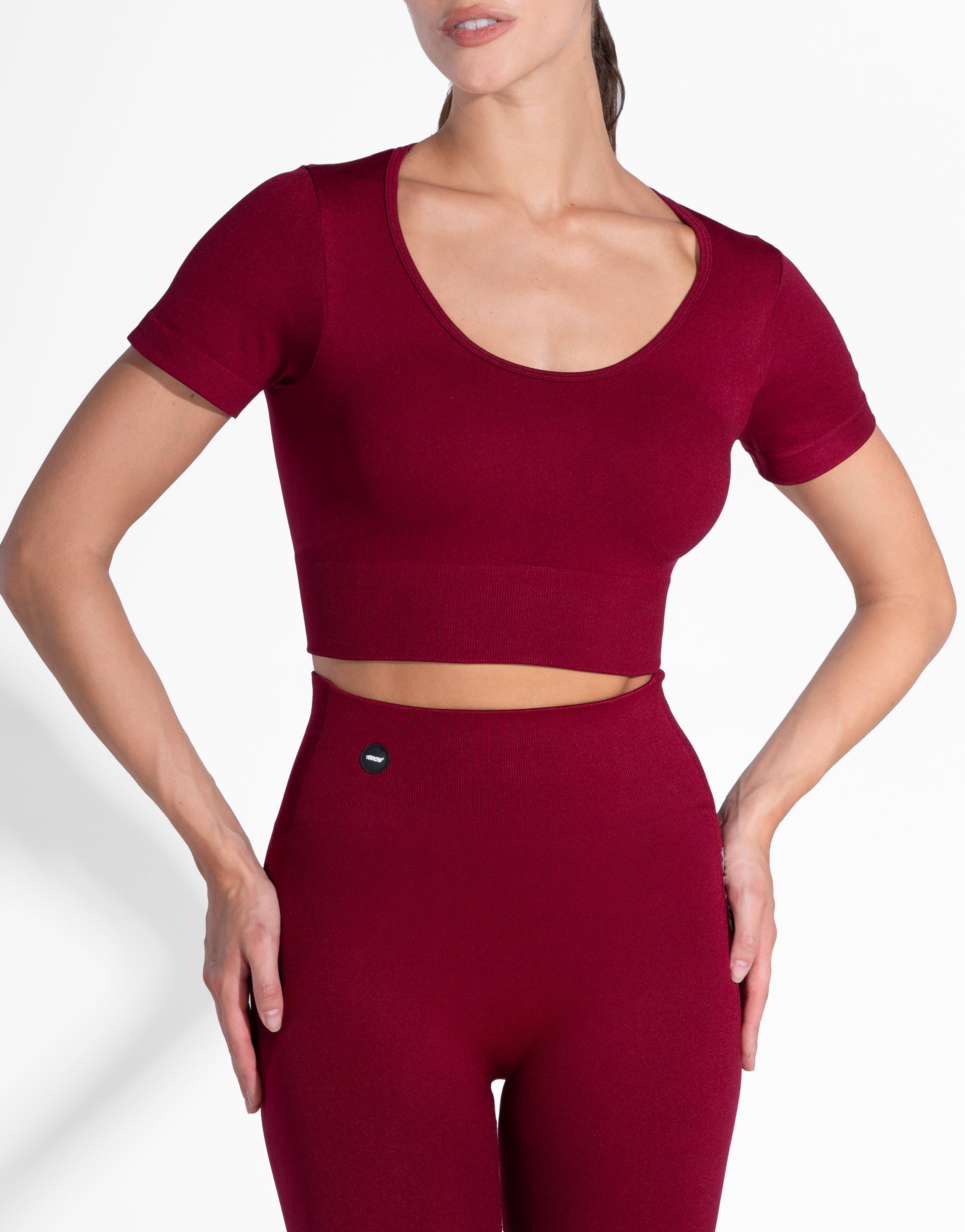 SPORTY BURGUNDY TOP SEAMLESS