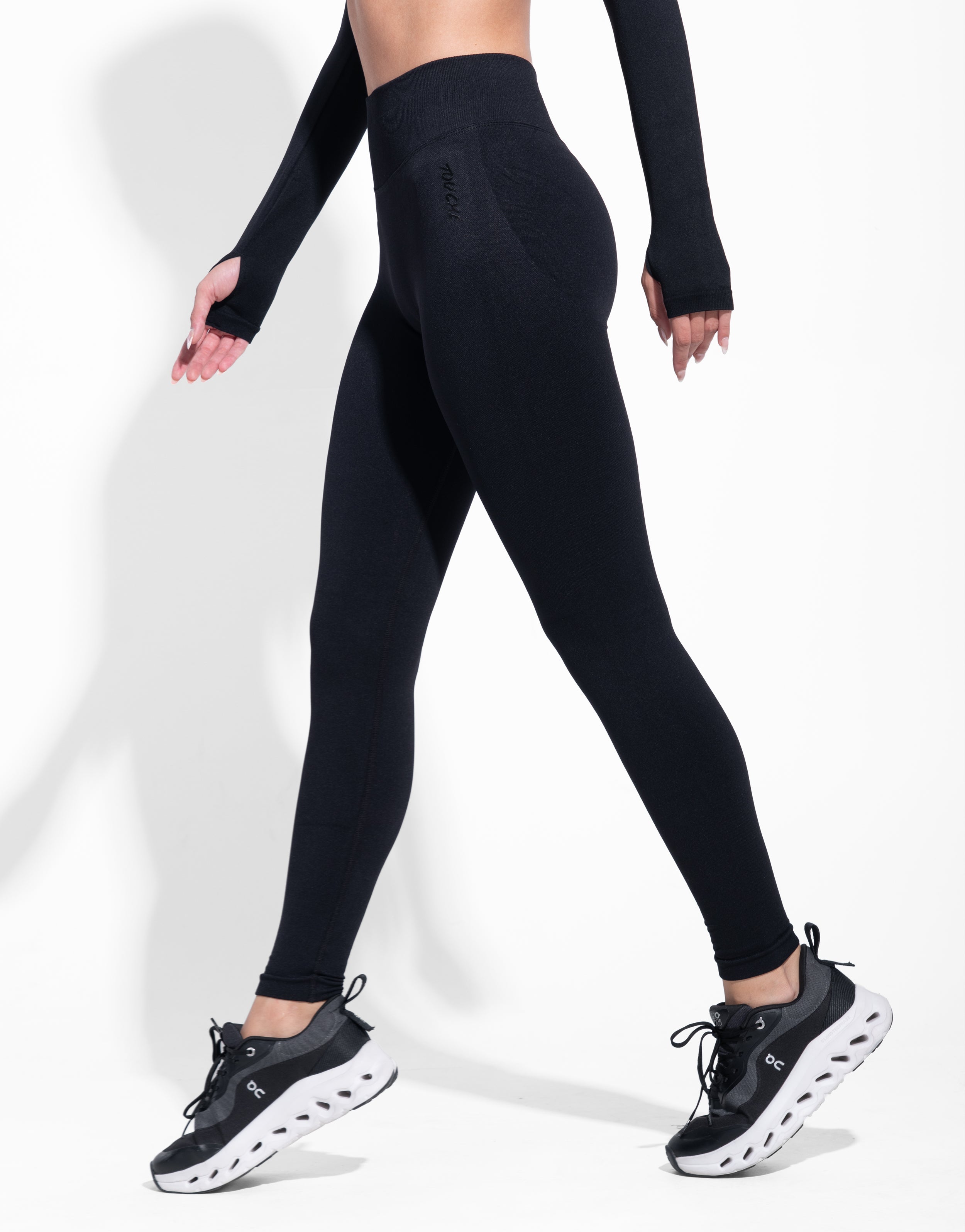 TIGHT BLACK SEAMLESS