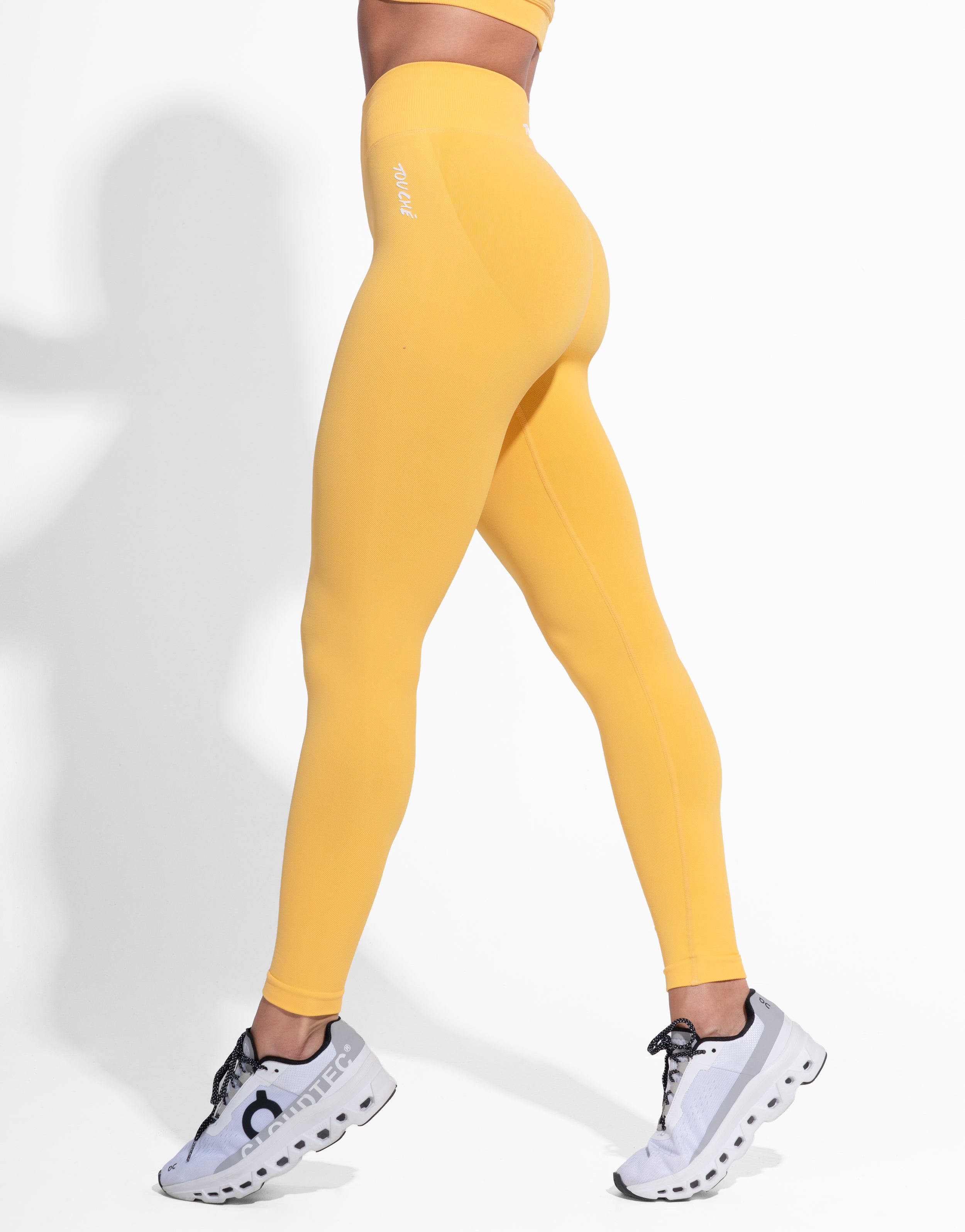 TIGHT YELLOW SEAMLESS