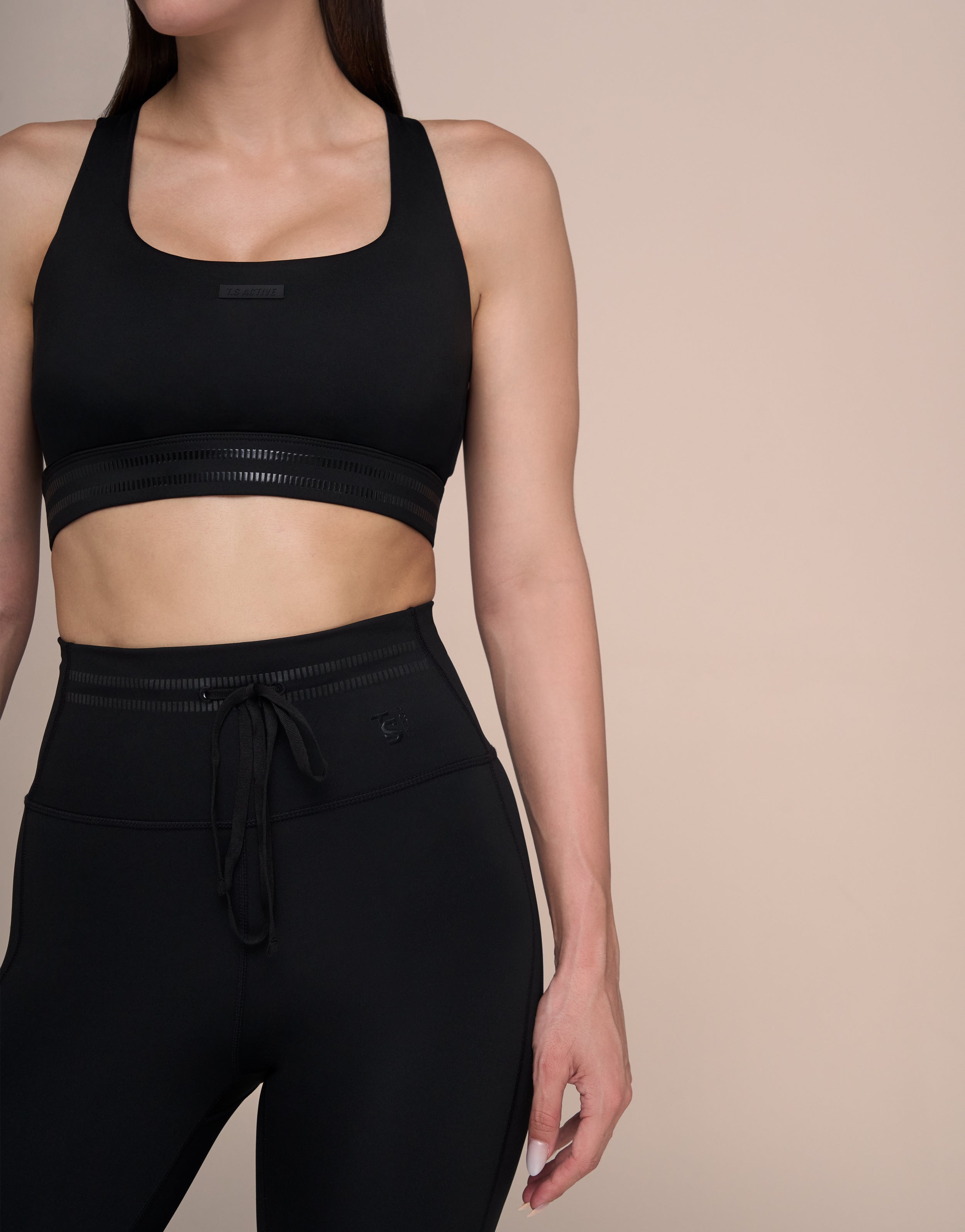 BLACK WILD PITCH TOP