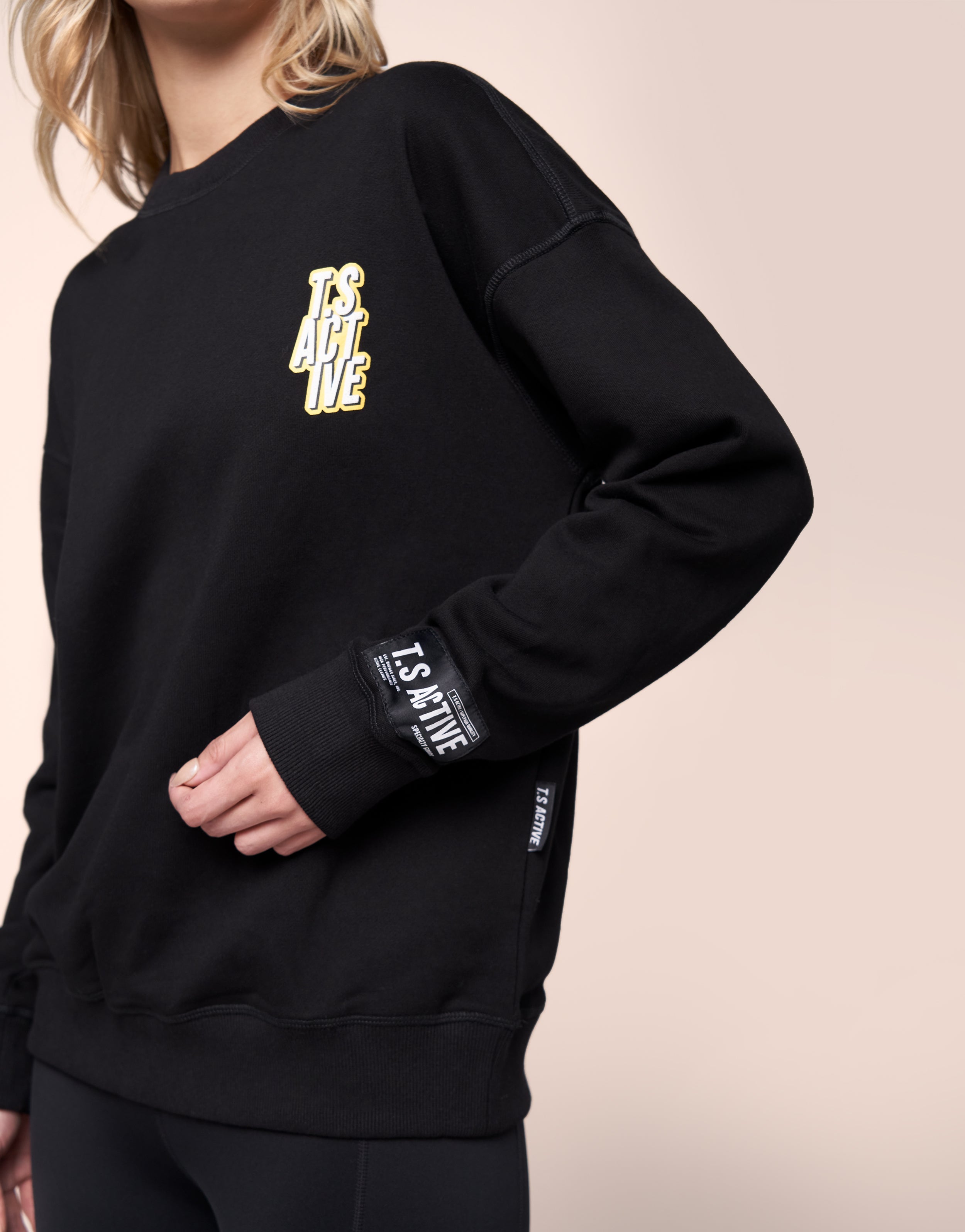 BASE HOODIE