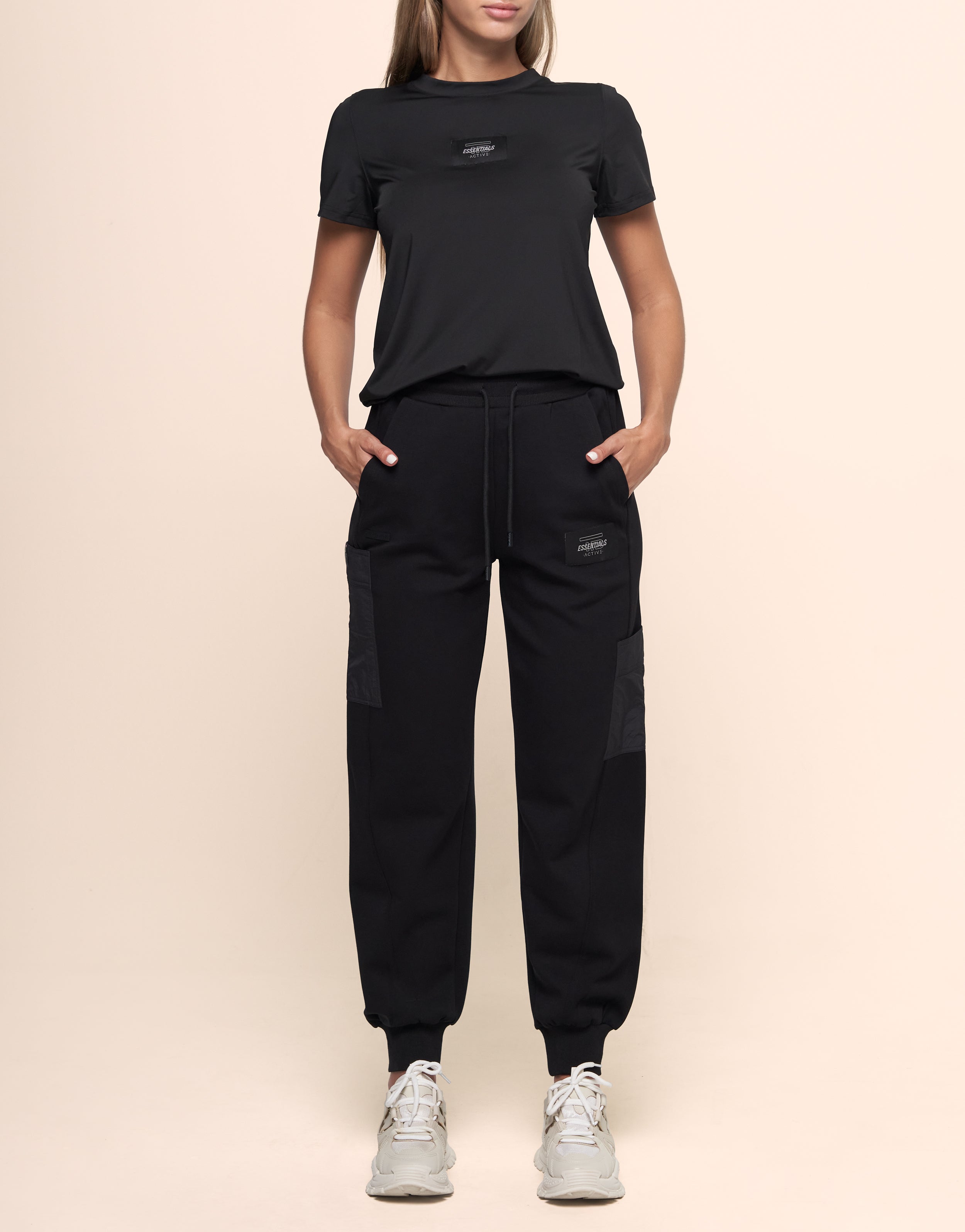 MEADOW BLACK TEE