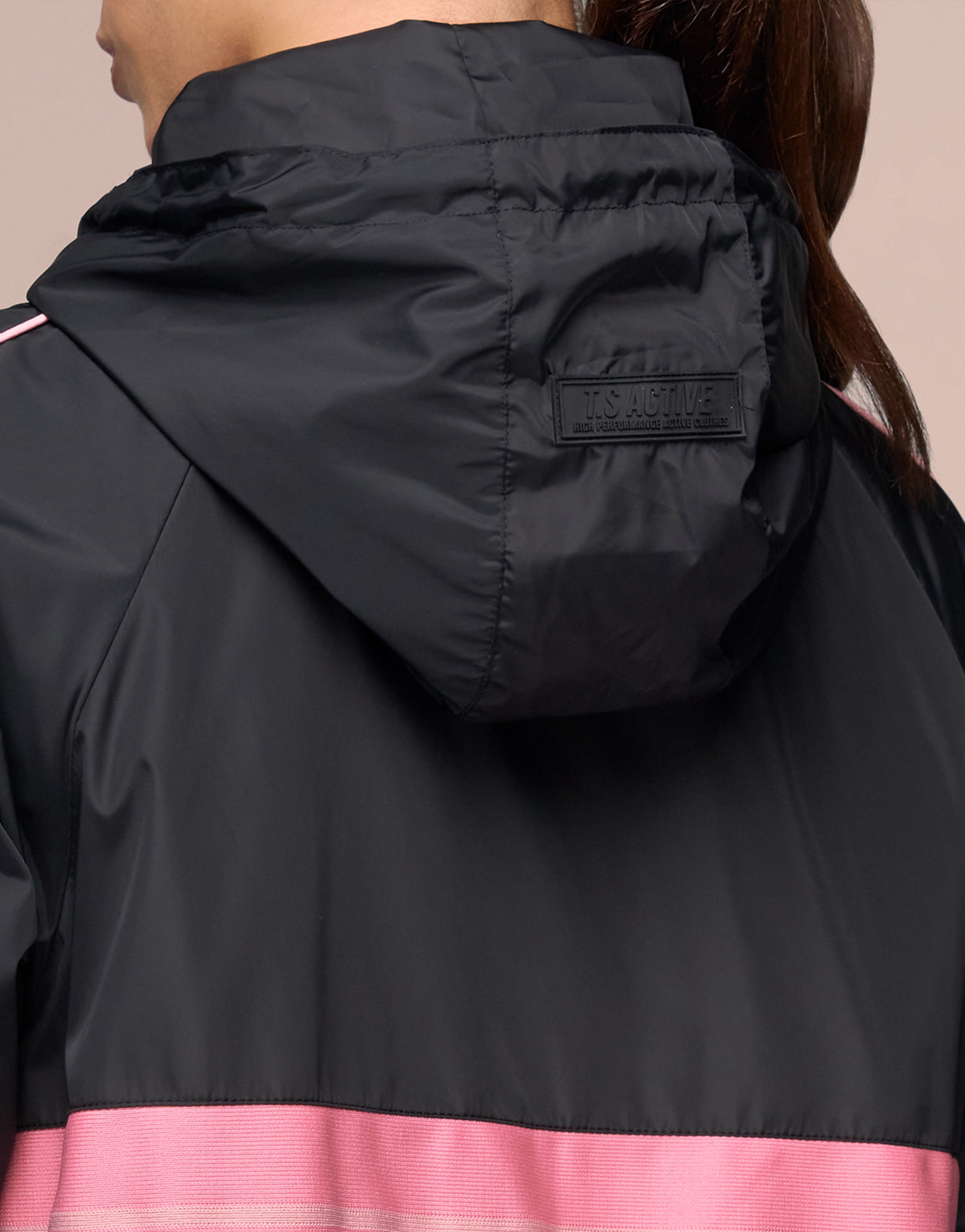BARRE ROSE WINDBREAK