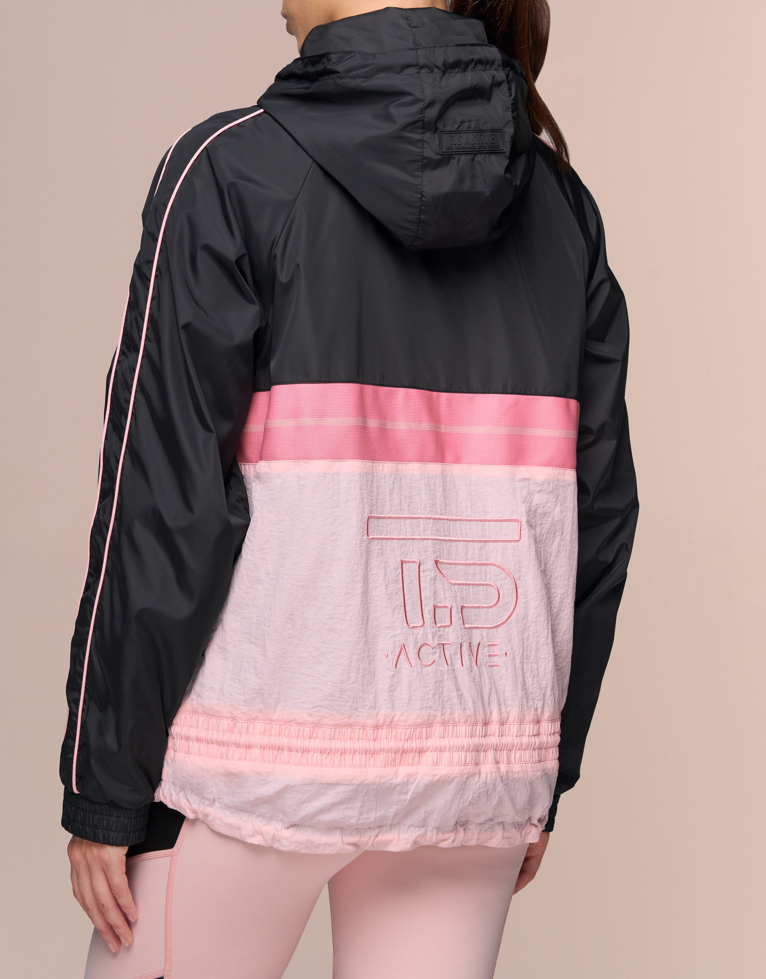 BARRE ROSE WINDBREAK