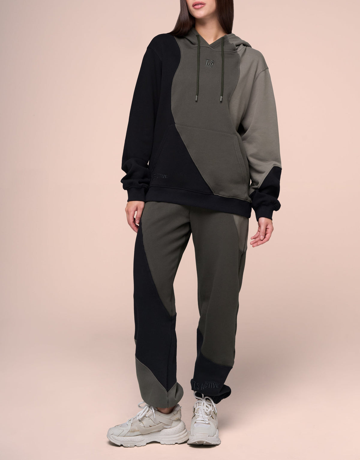 CLOUD BLACK HOODIE
