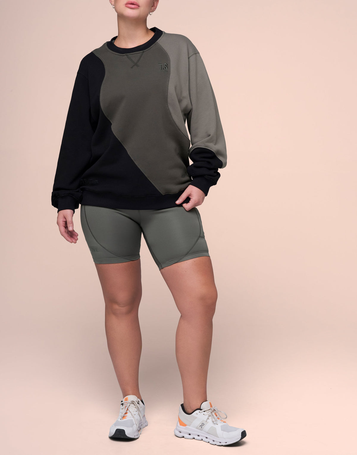 CLOUD BLACK SWEAT