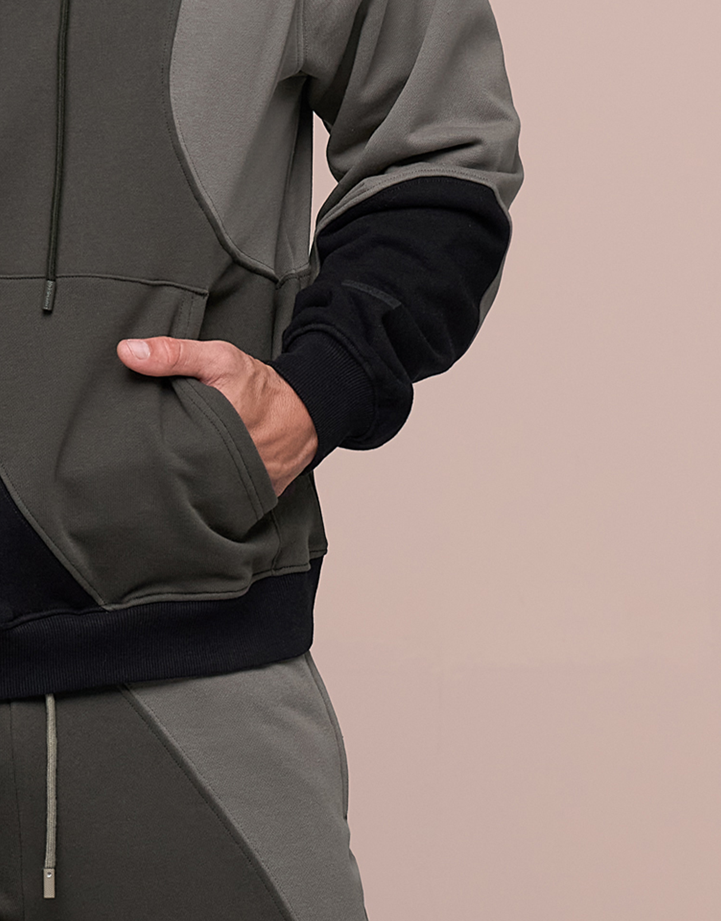 CLOUD BLACK HOODIE