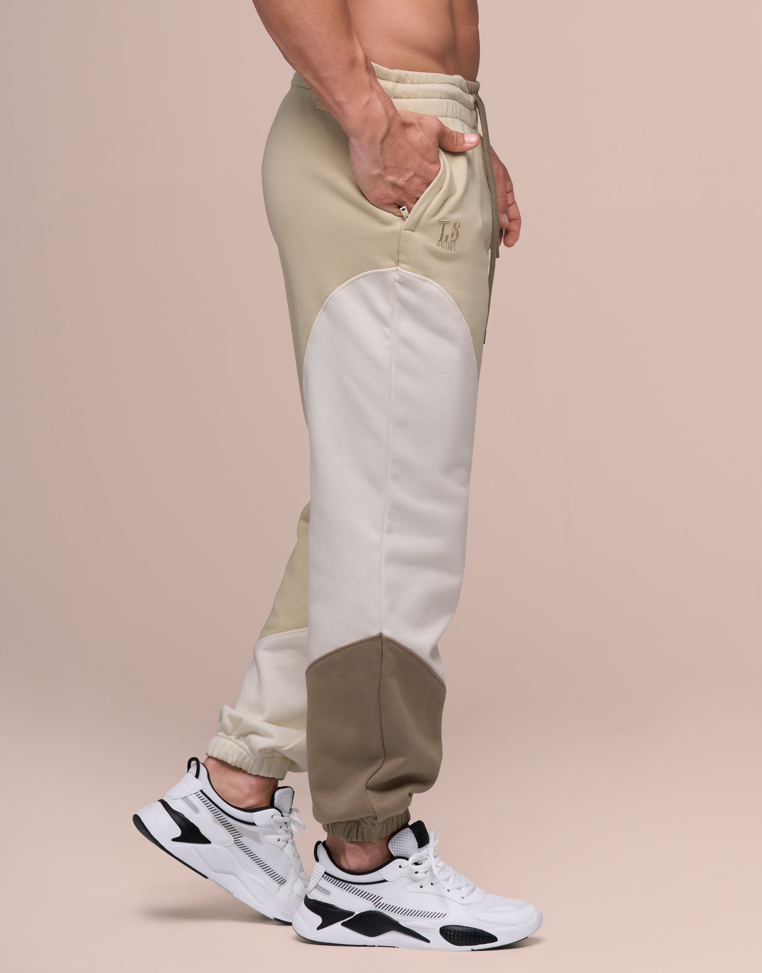 CLOUD WHITE JOGGER