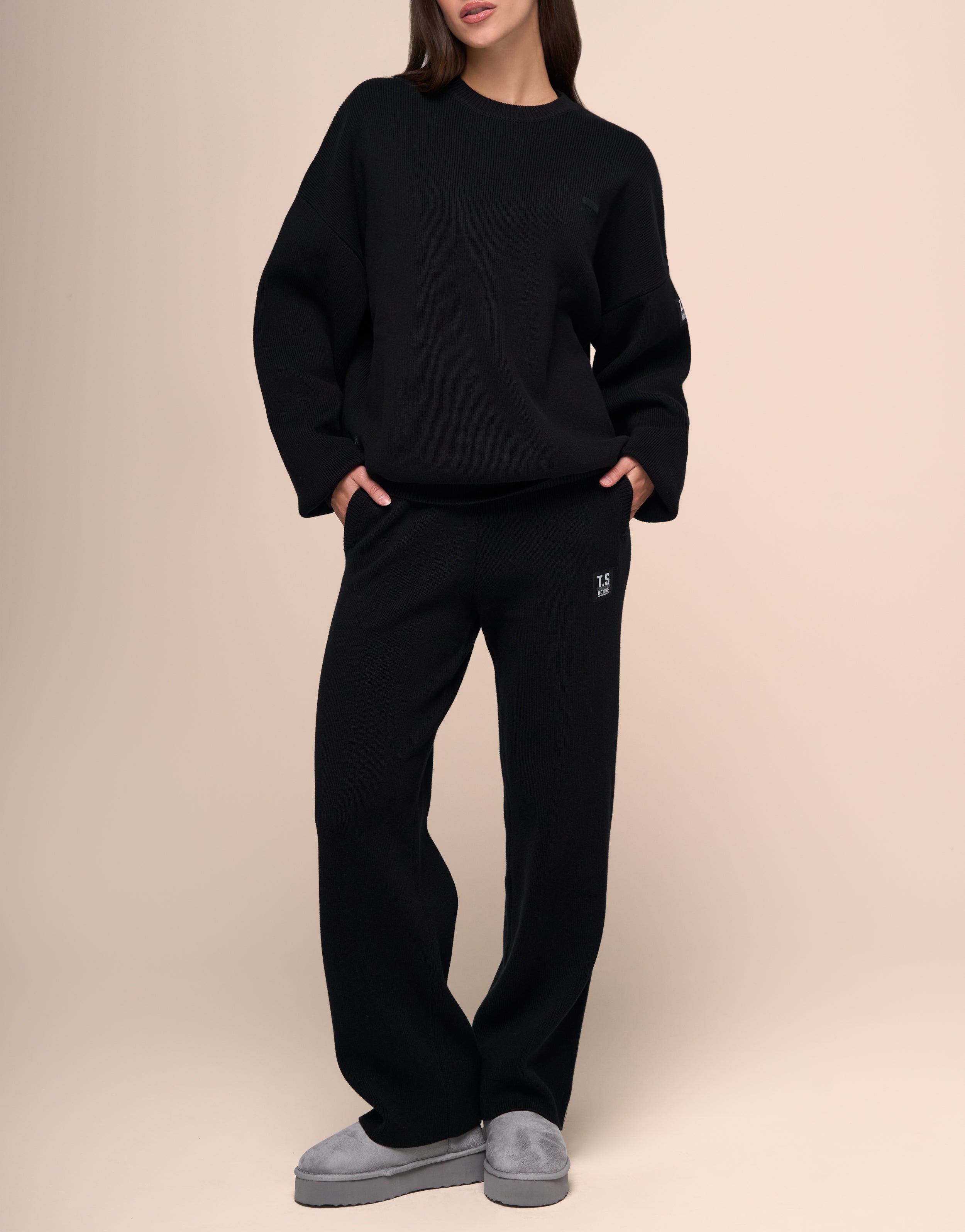 KNITTED BLACK HOODIE