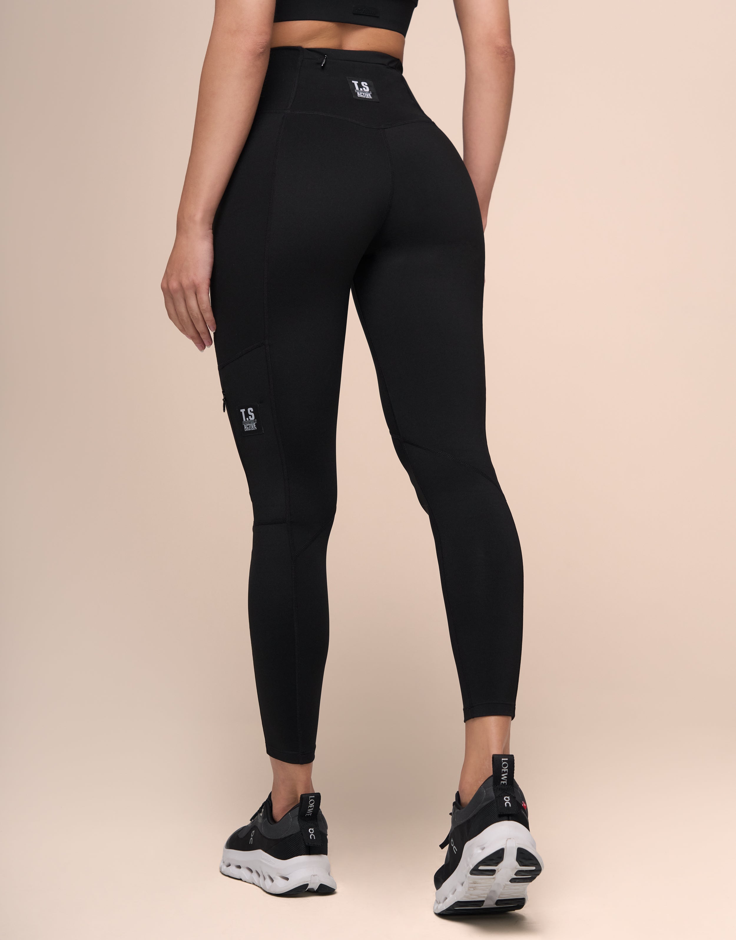 KNITTED BLACK LEGGING