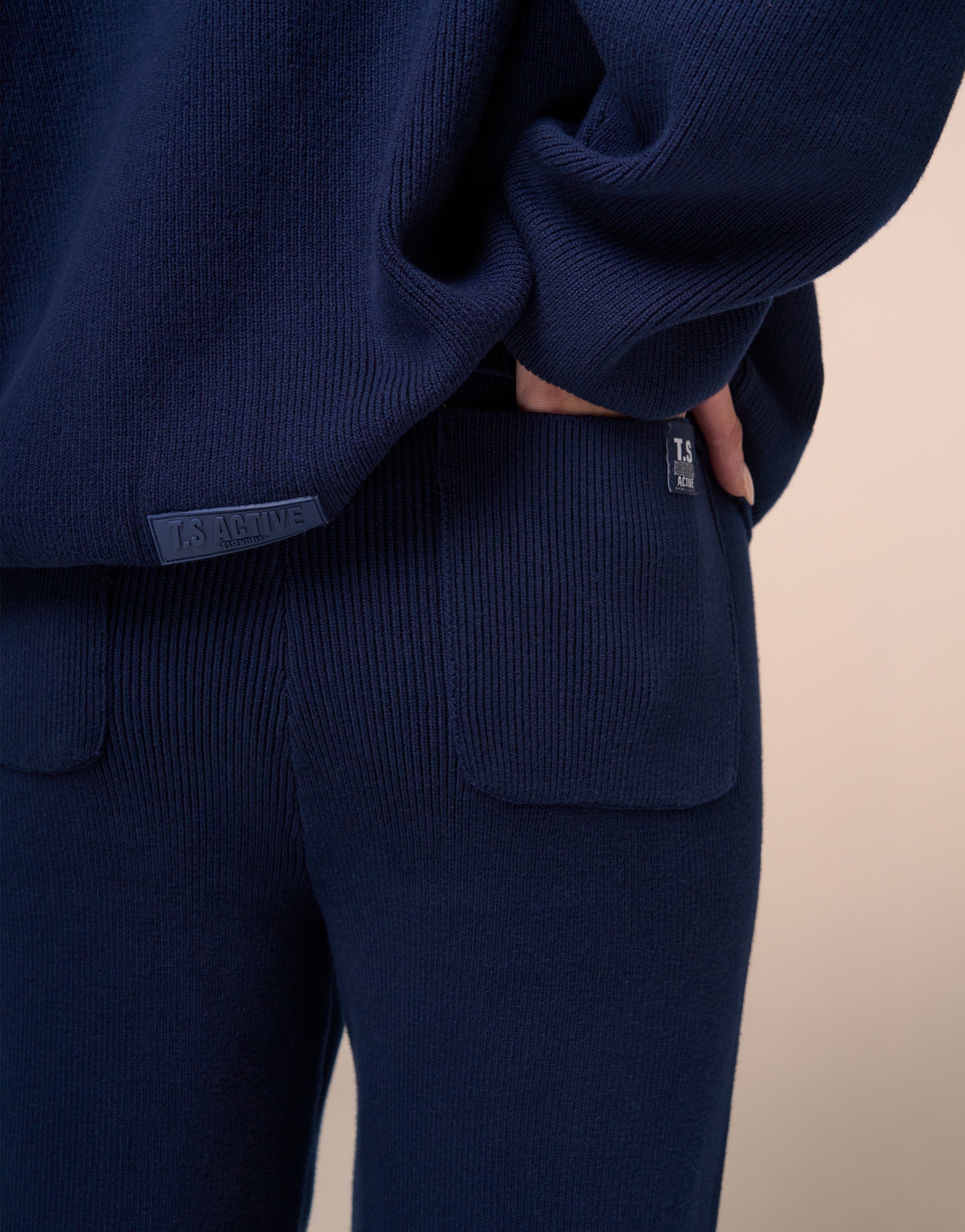 KNITTED NAVY JOGGER
