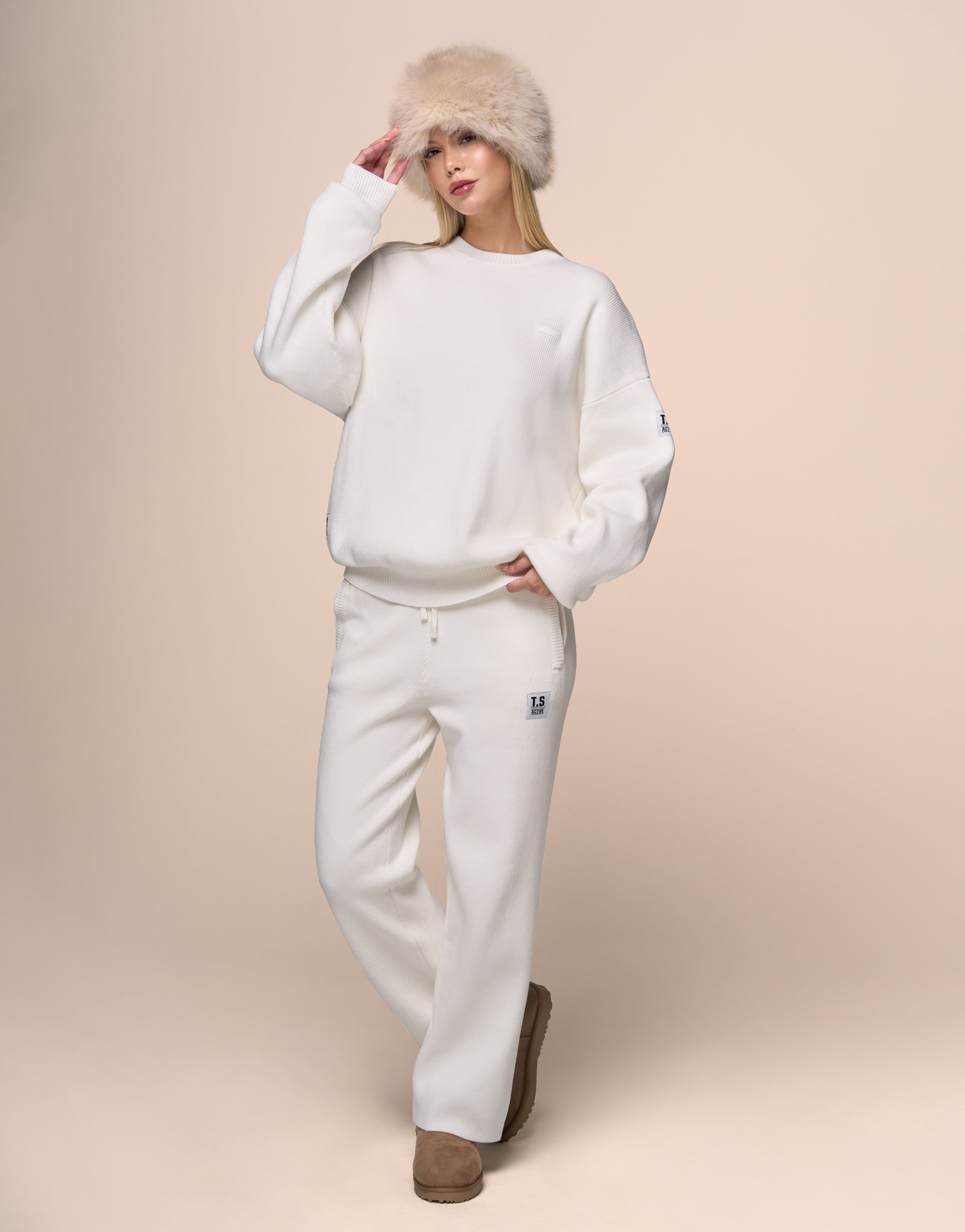KNITTED WHITE HOODIE