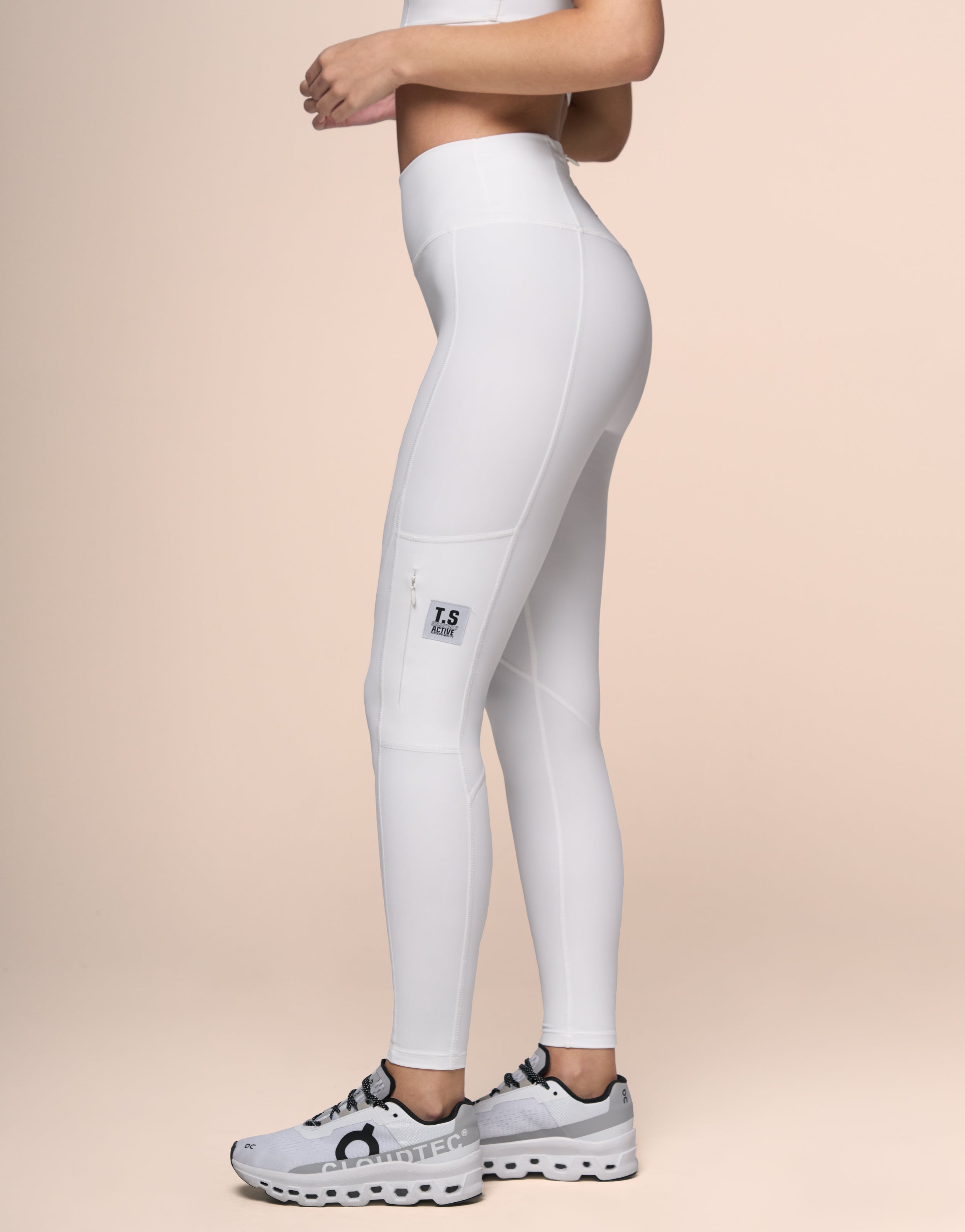 KNITTED WHITE LEGGING