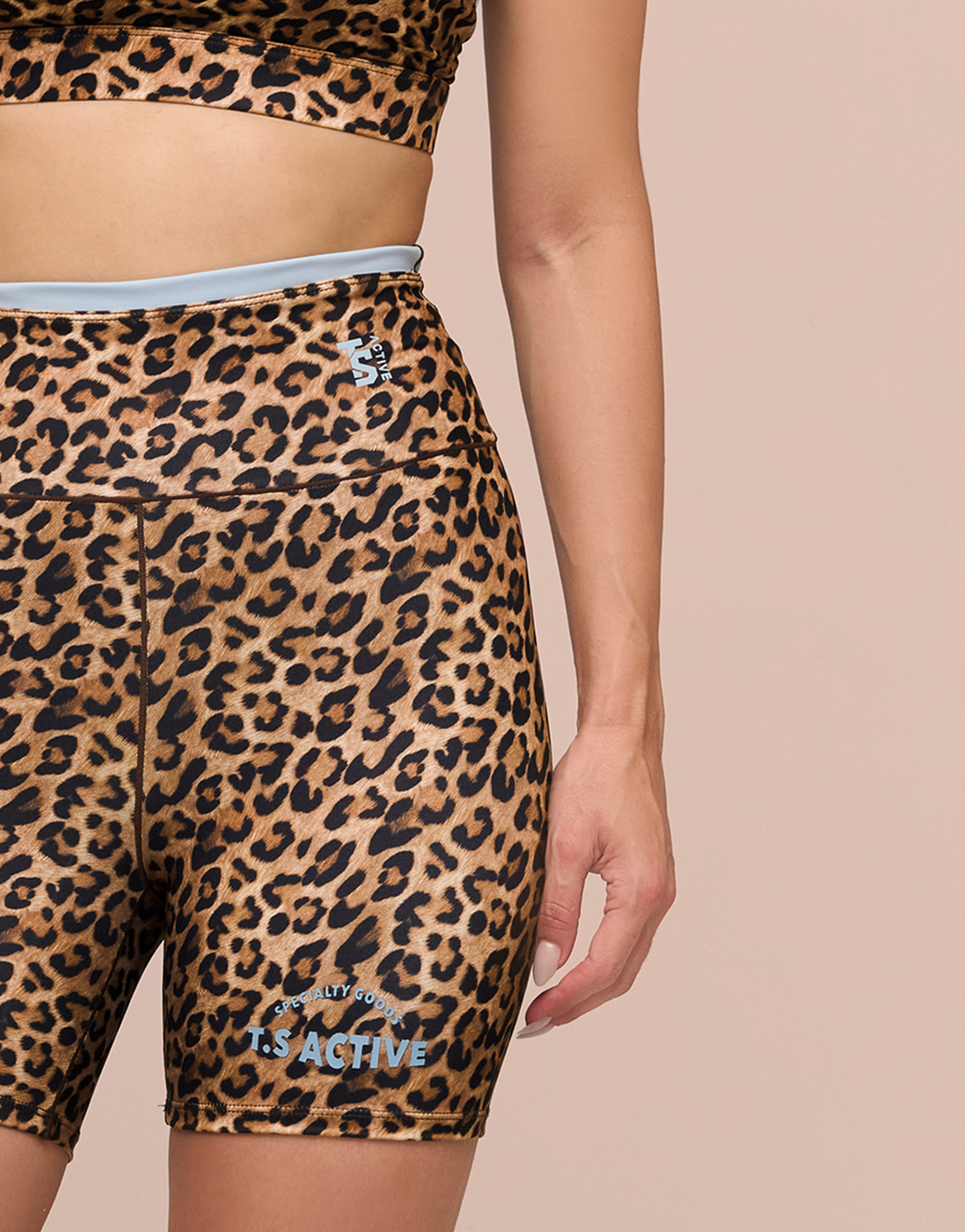 RAW SHORT