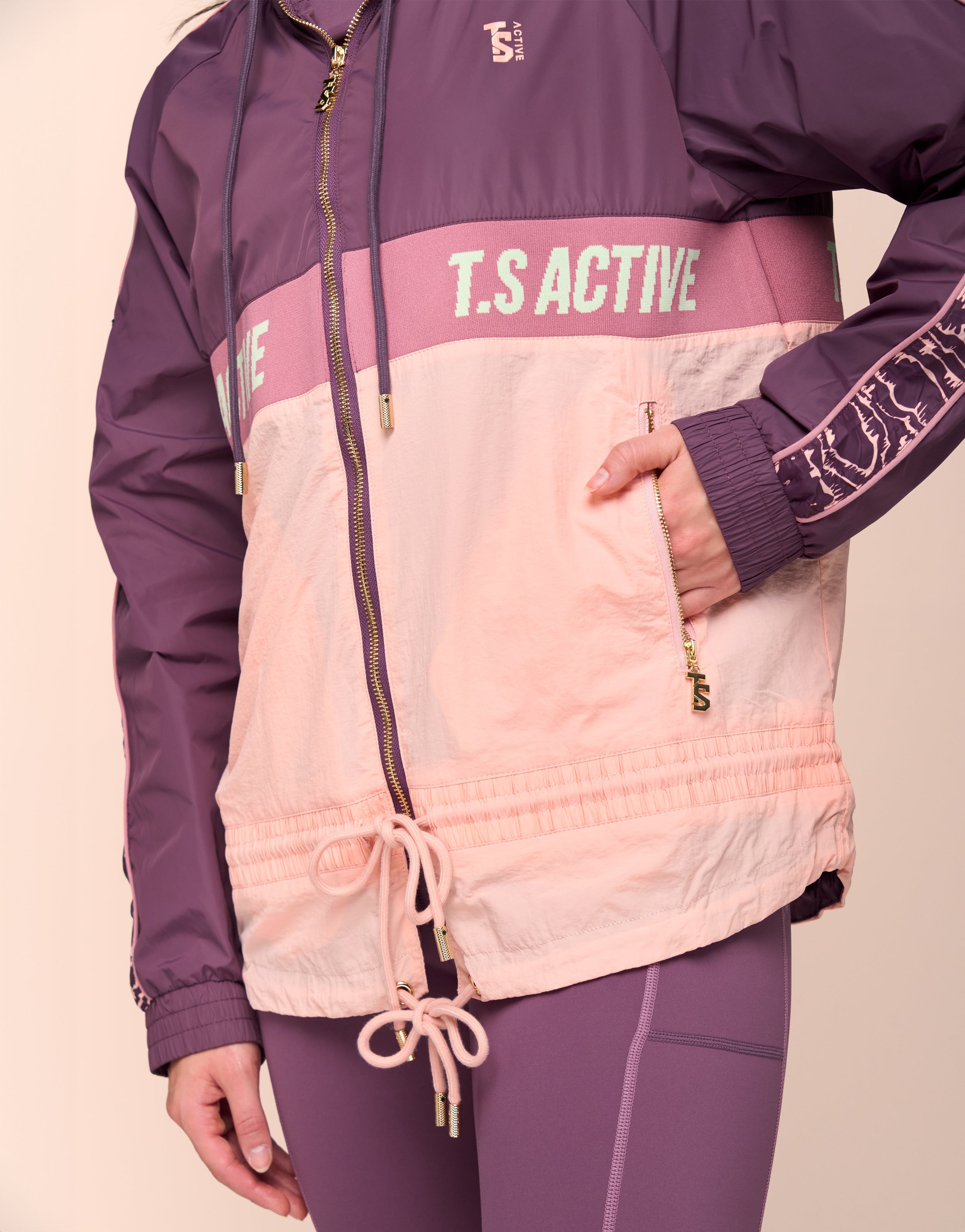 SPORTY CHERRY WINDBREAK