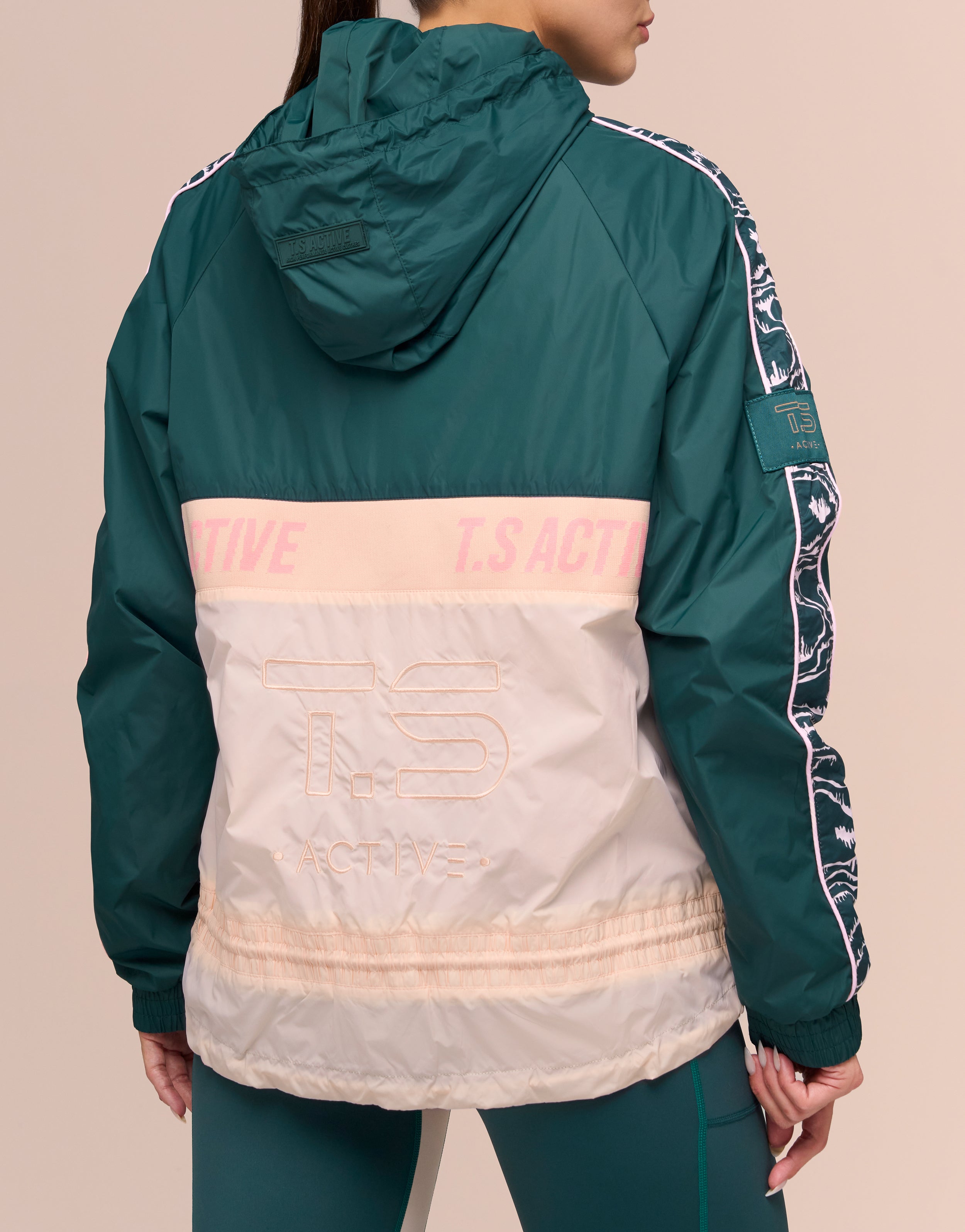 SPORTY GREEN WINDBREAK