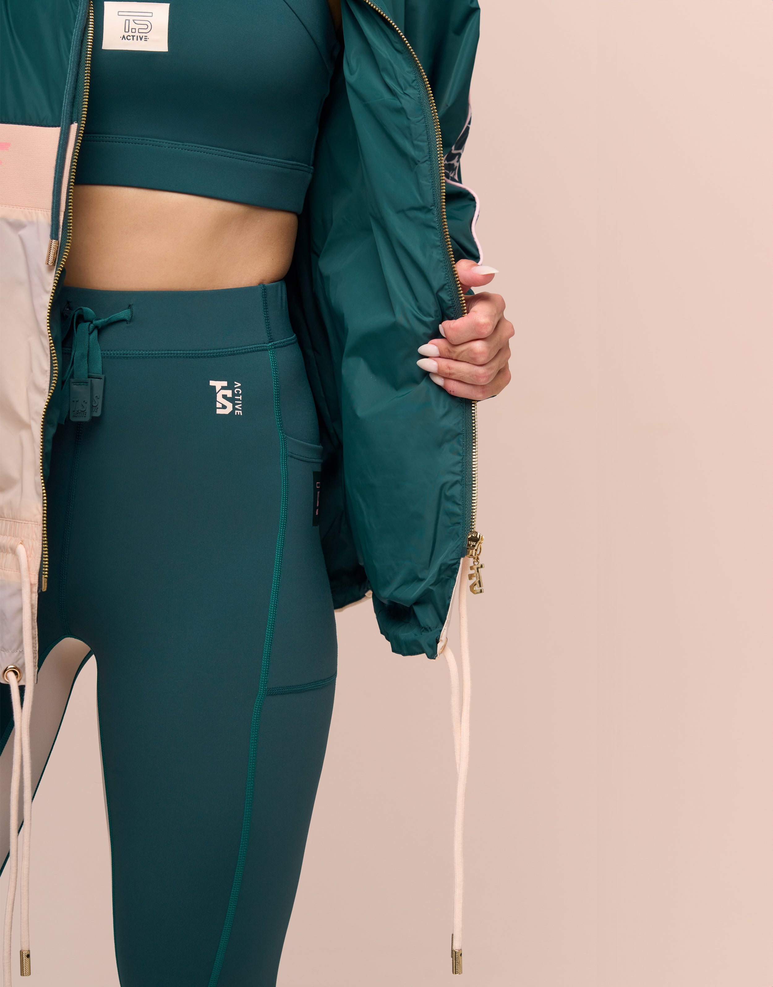 SPORTY GREEN WINDBREAK
