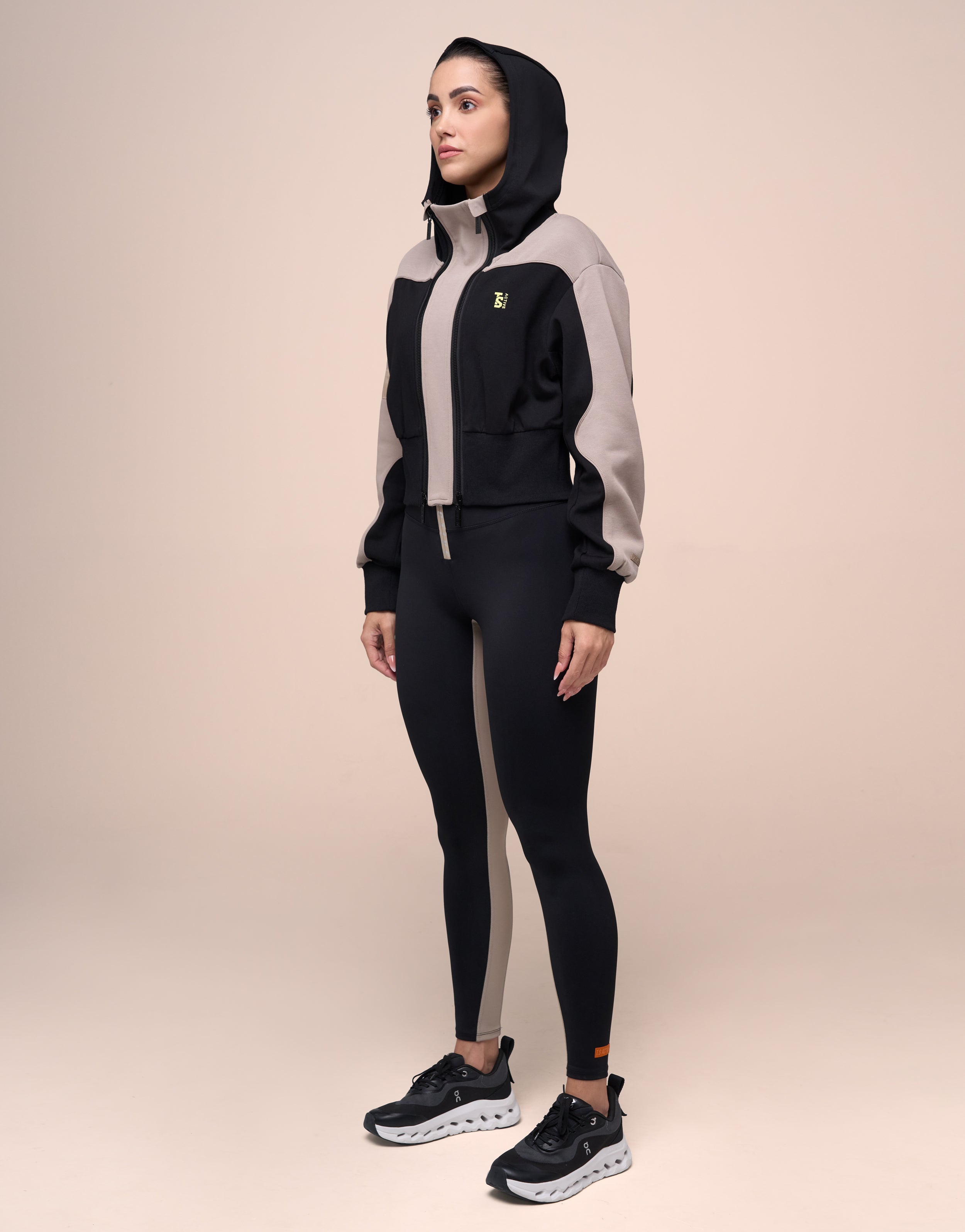 ZIPPED WINDBREAK