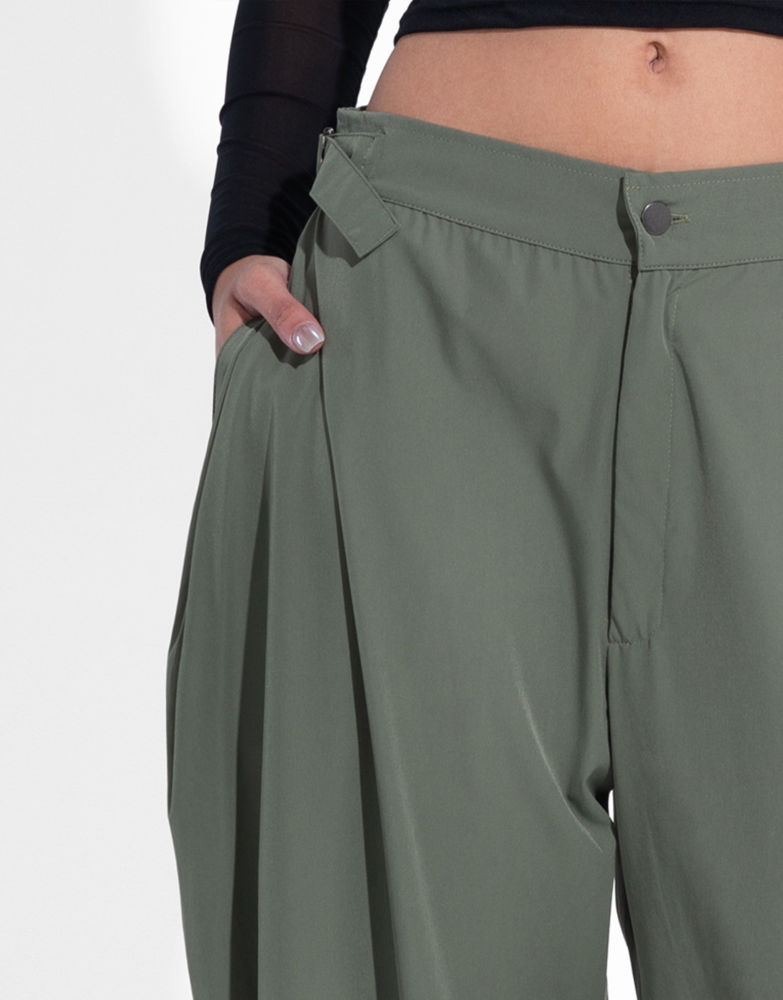 BAGGY OLIVE JOGGER