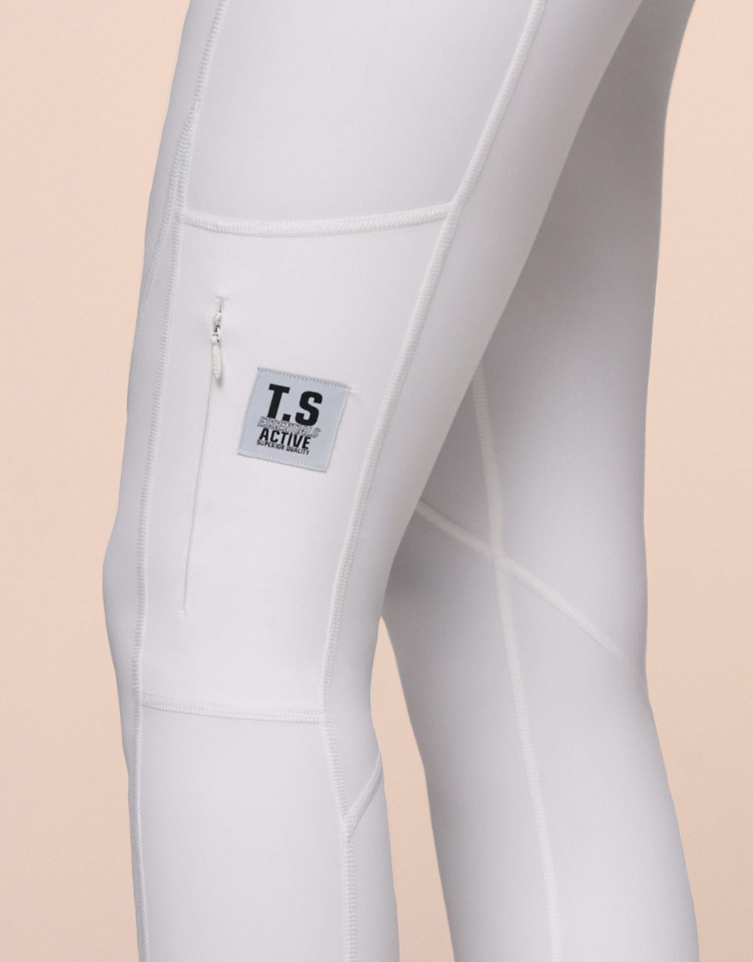 KNITTED WHITE LEGGING