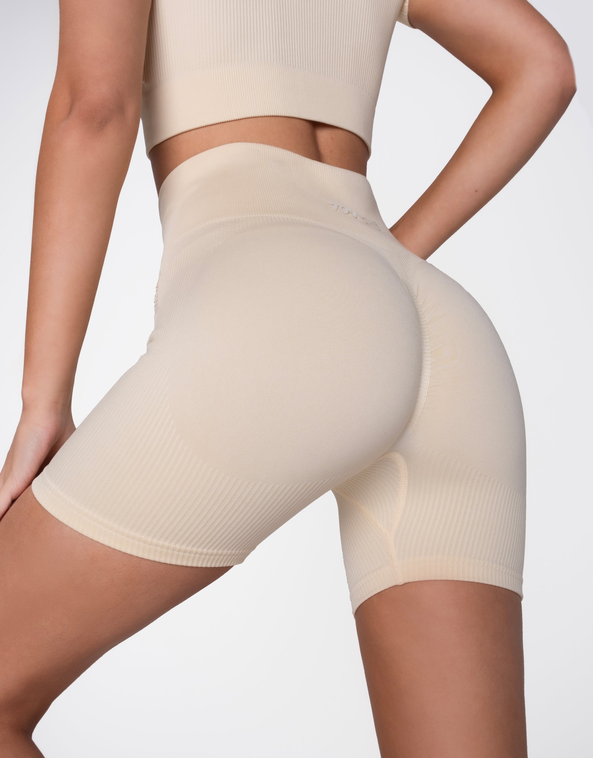 SPACE CREME SHORT