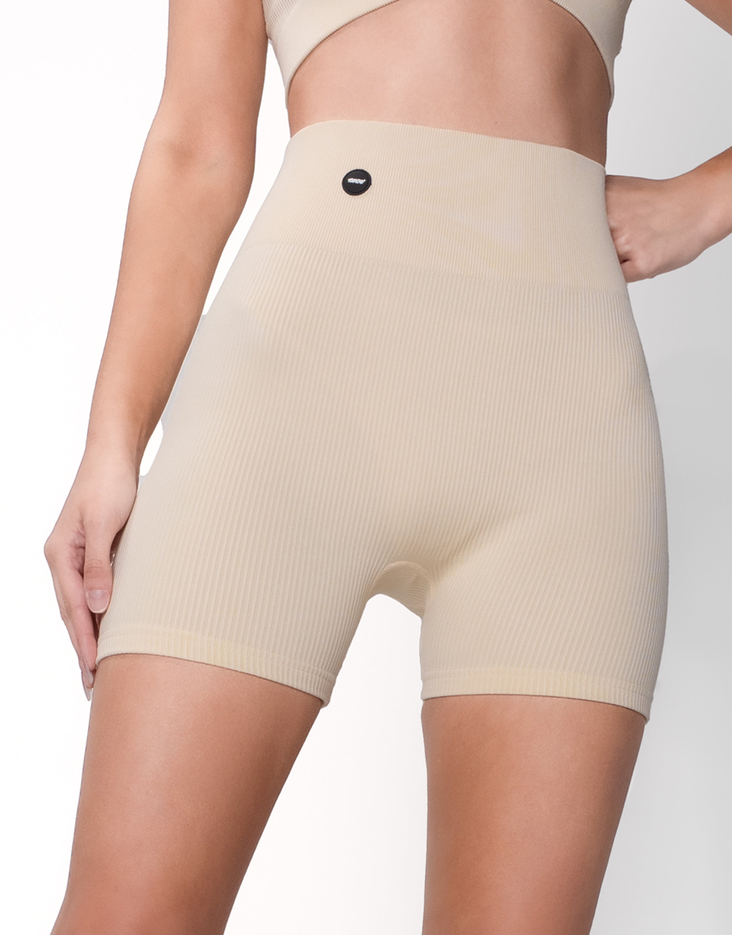 SPACE CREME SHORT