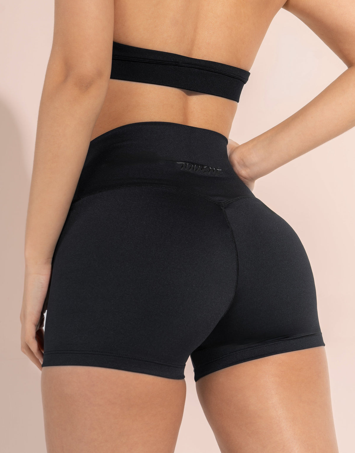 KNITTED MINI BLACK SHORT