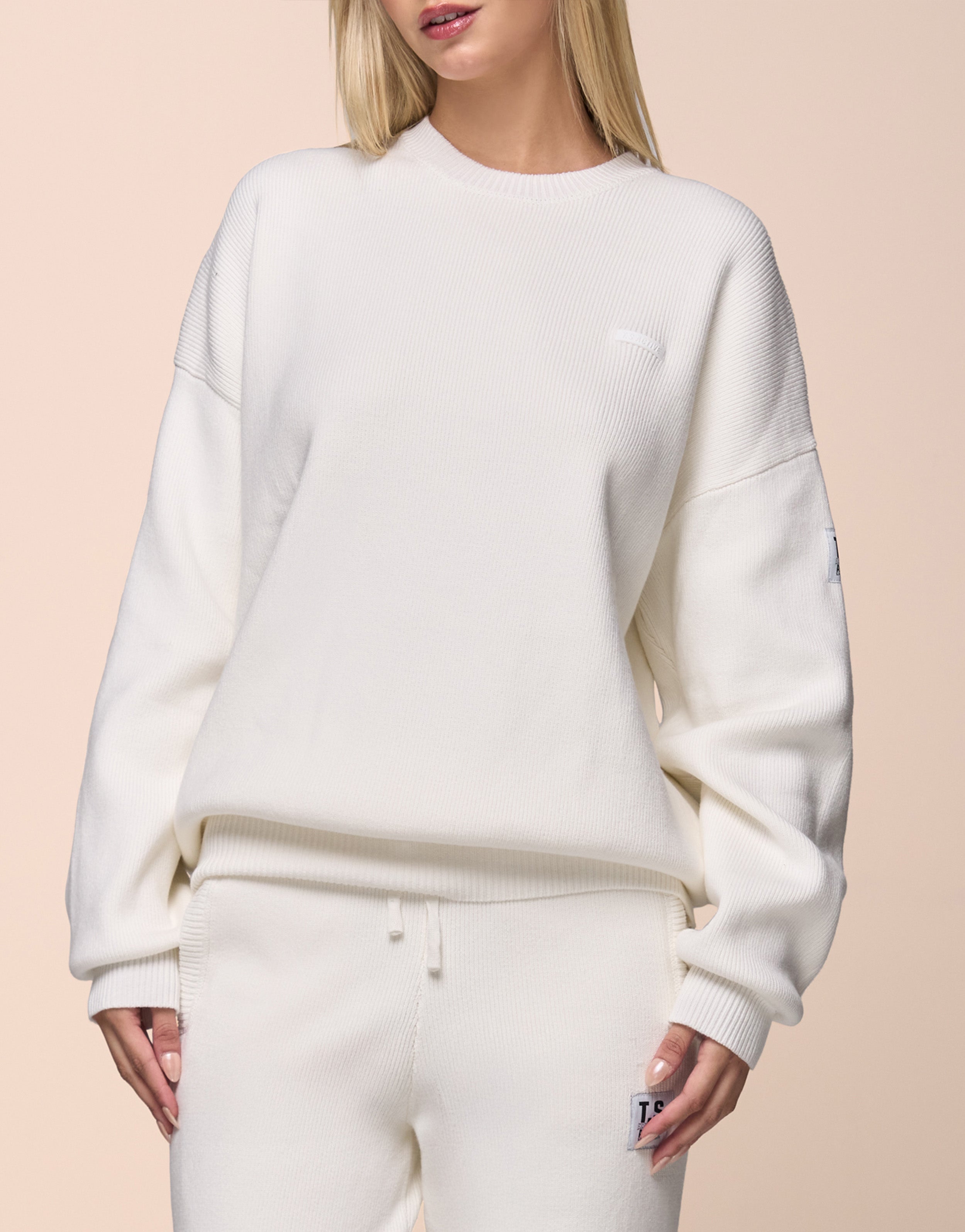 KNITTED WHITE HOODIE