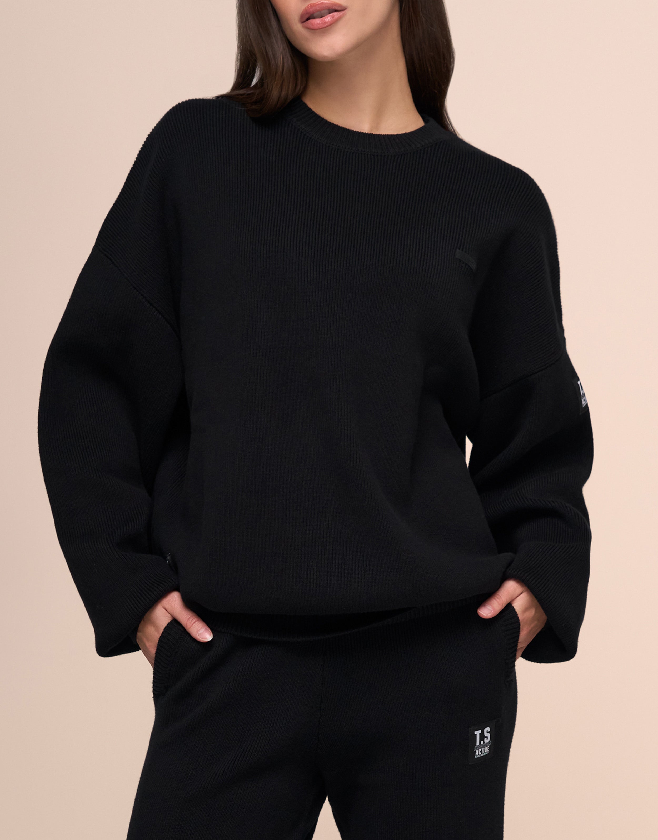 KNITTED BLACK HOODIE