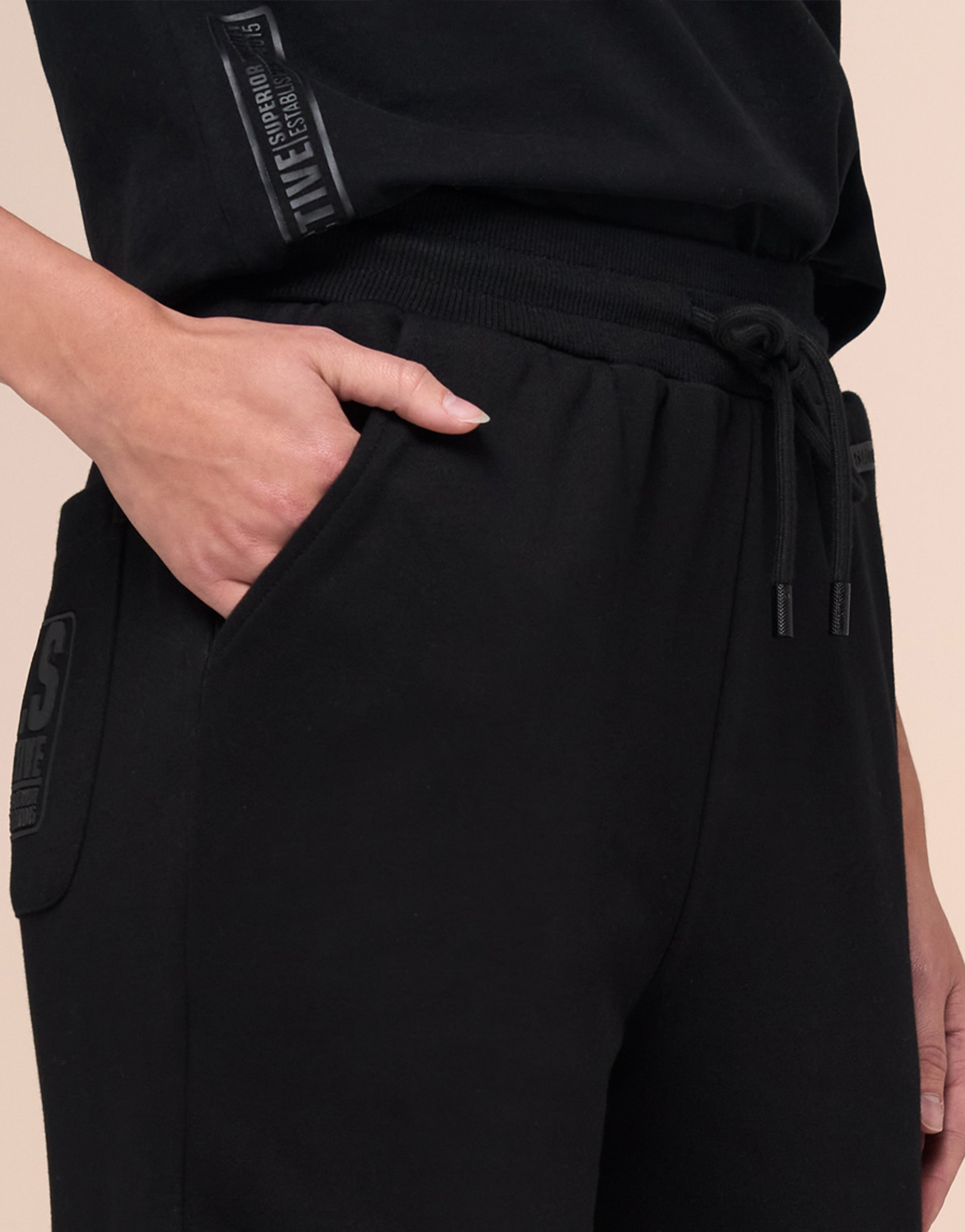 VANILLA BLACK JOGGER