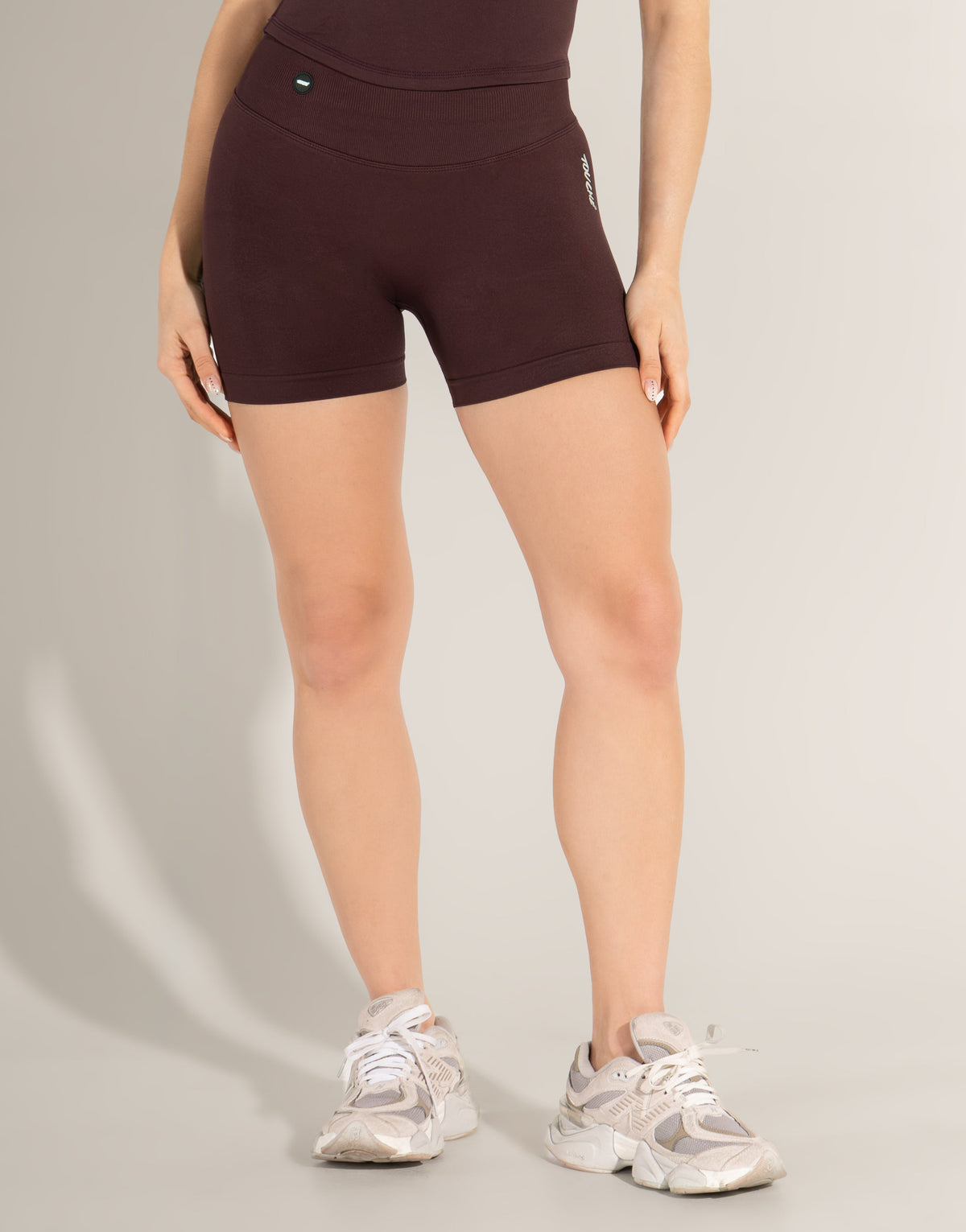 FEATHER BURGUNDY SHORT SEAMLESS